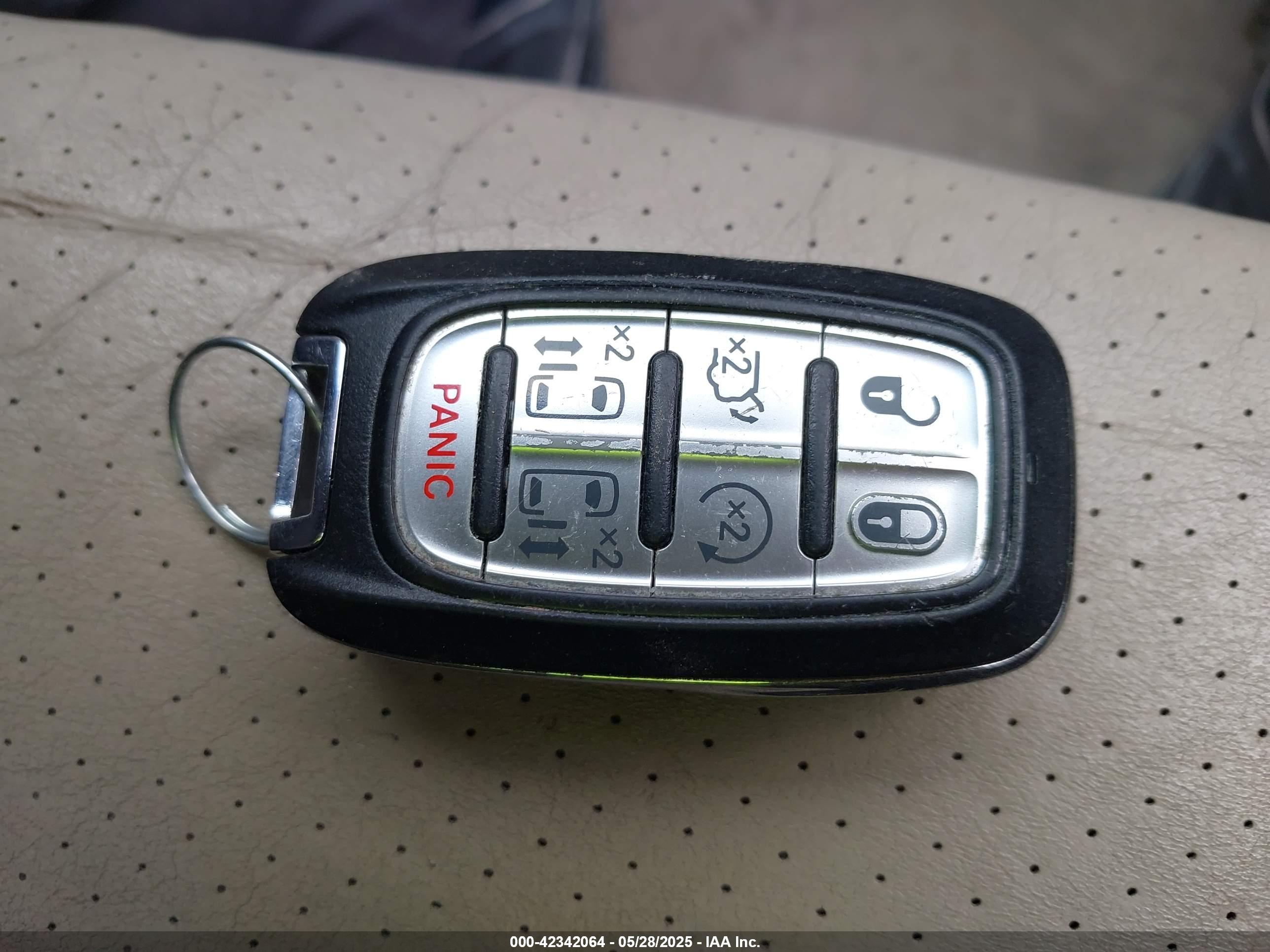 CHRYSLER PACIFICA image 11
