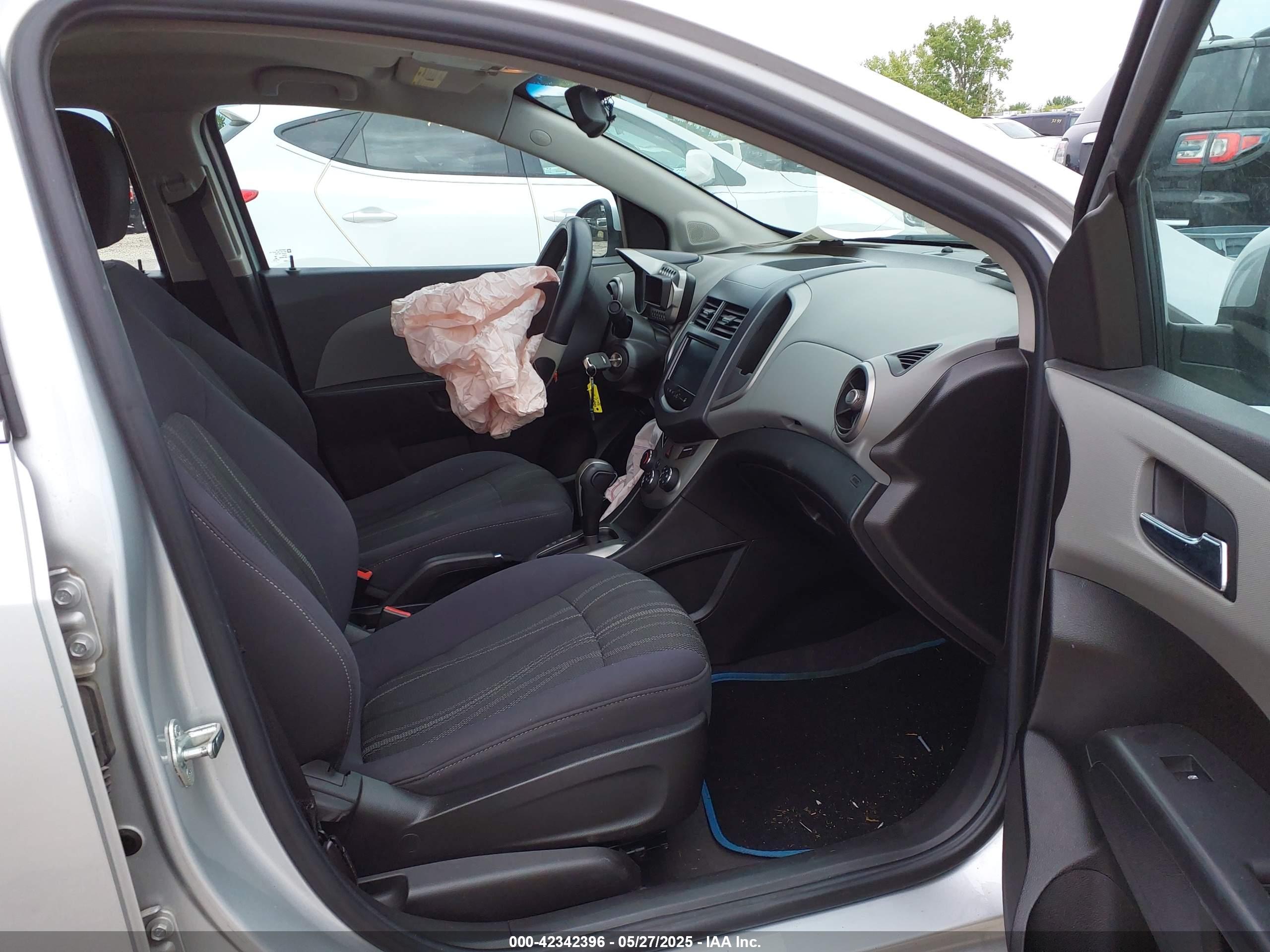 CHEVROLET SONIC image 5