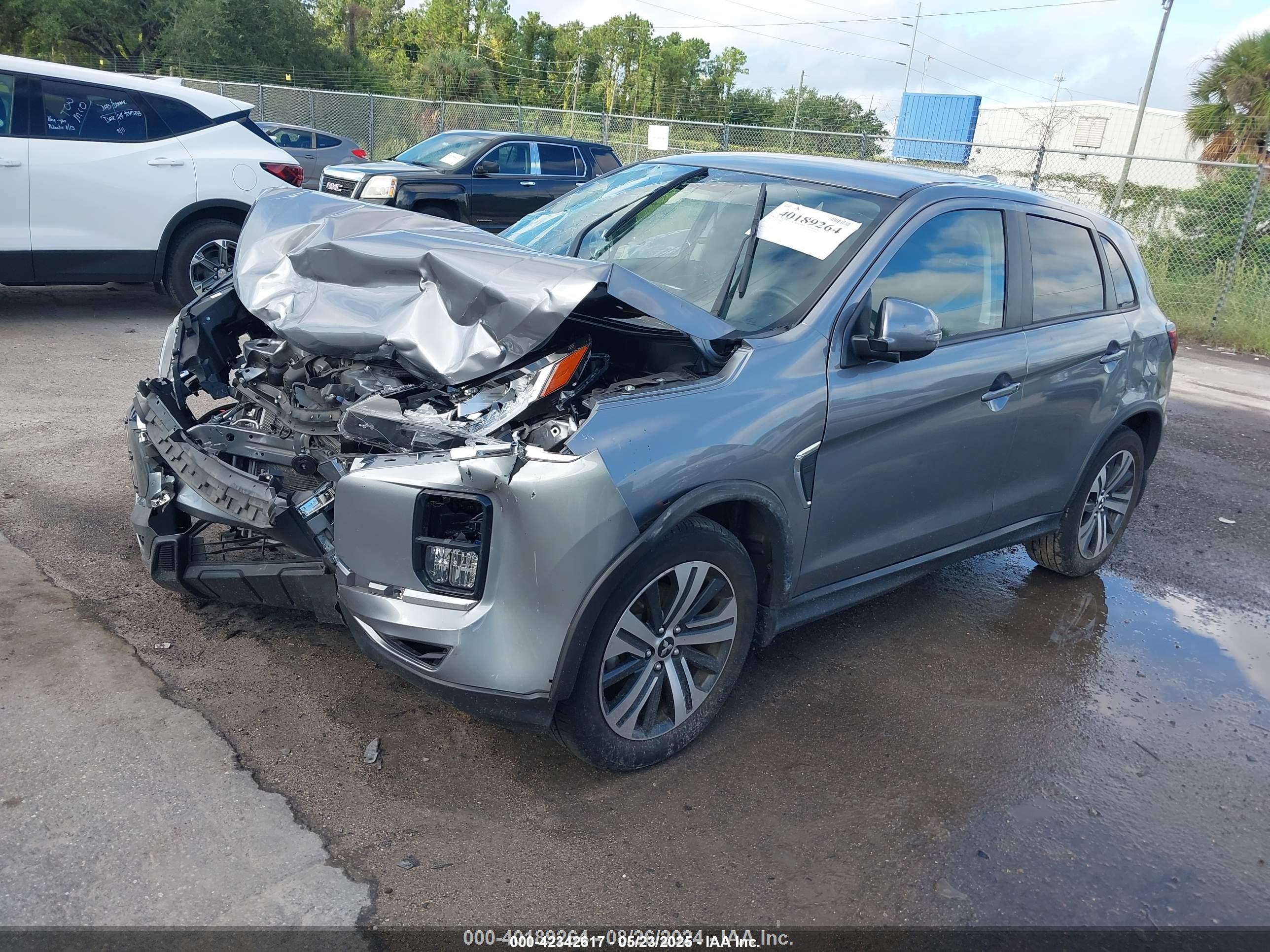 MITSUBISHI OUTLANDER image 2