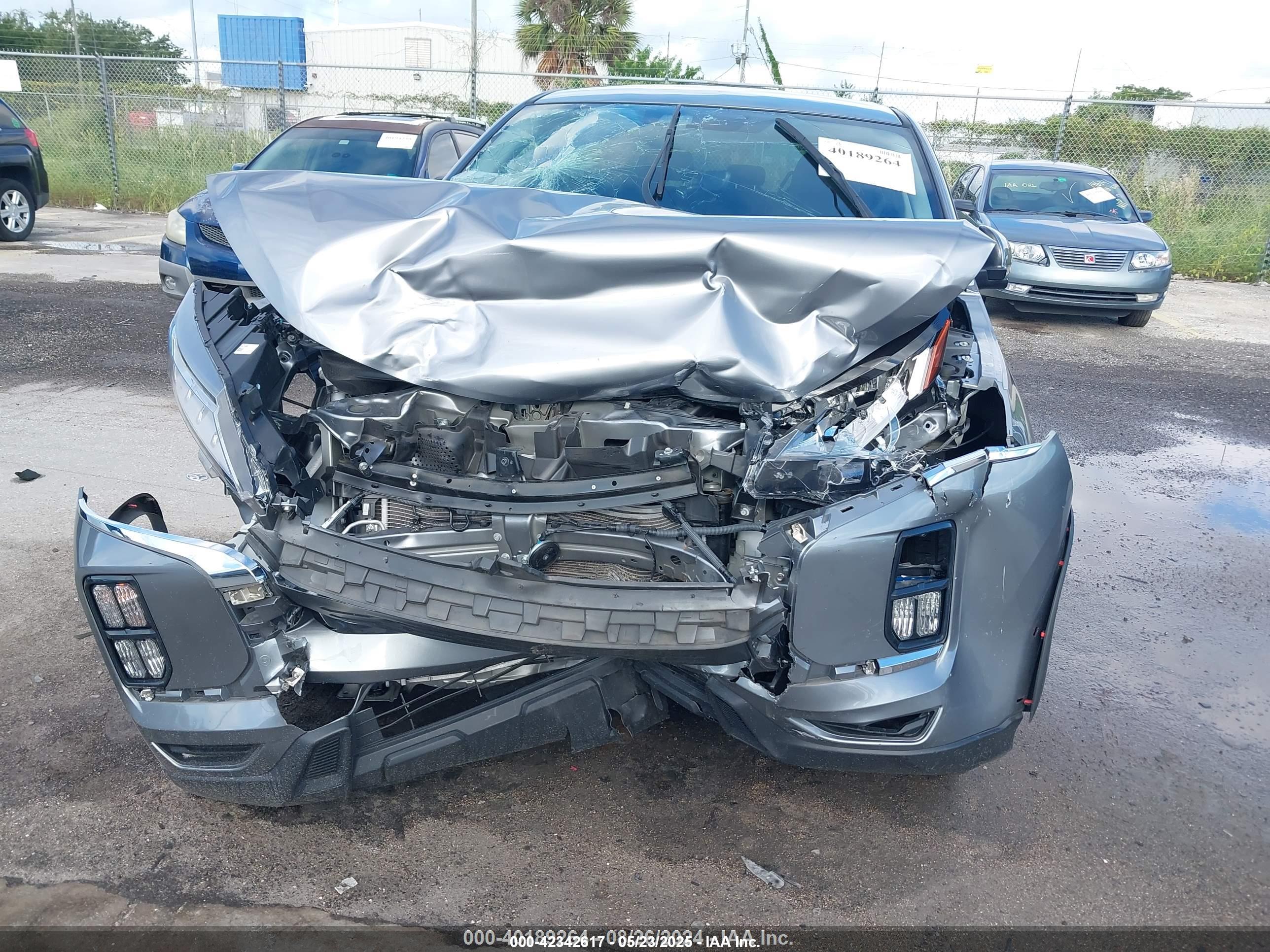 MITSUBISHI OUTLANDER image 6