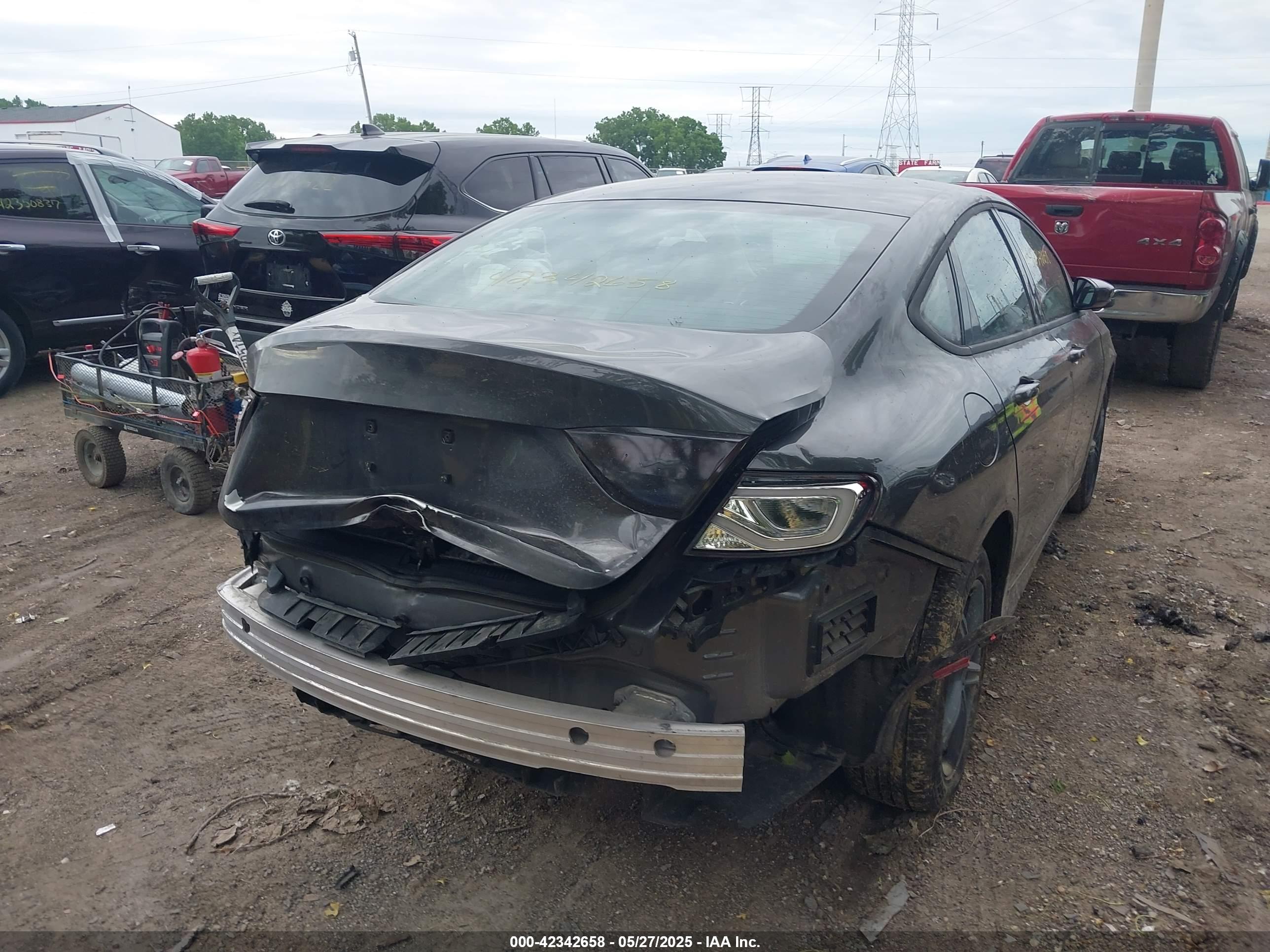 CHRYSLER 200 image 4