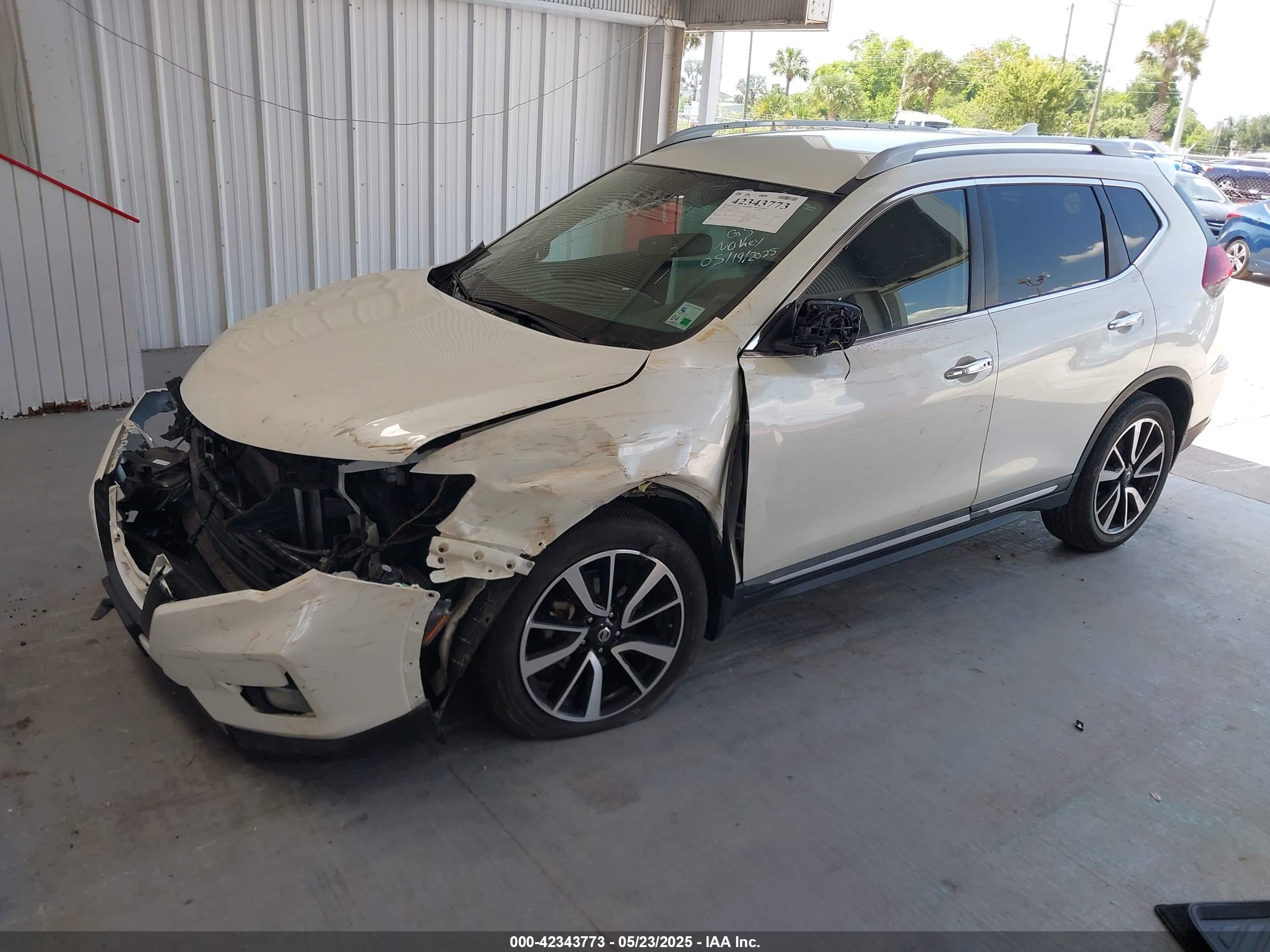 NISSAN ROGUE image 2