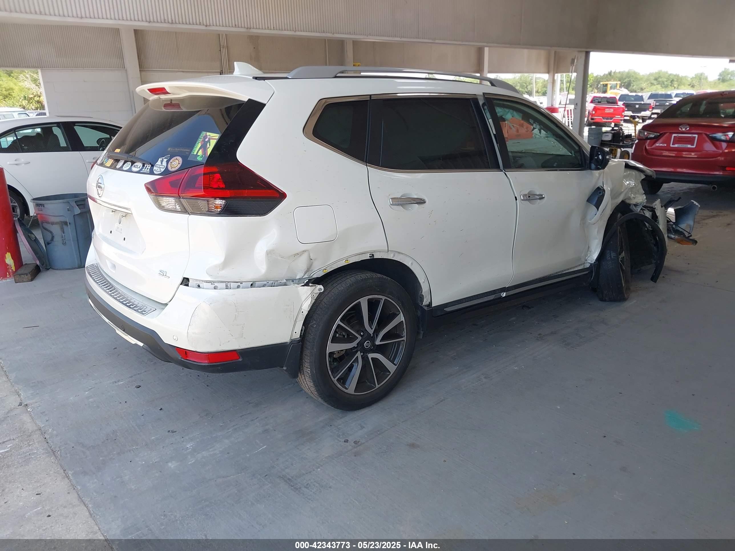 NISSAN ROGUE image 4
