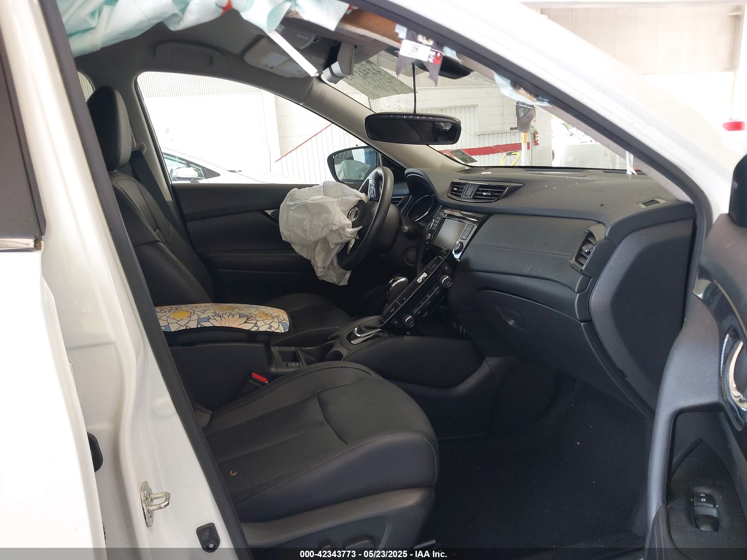 NISSAN ROGUE image 5