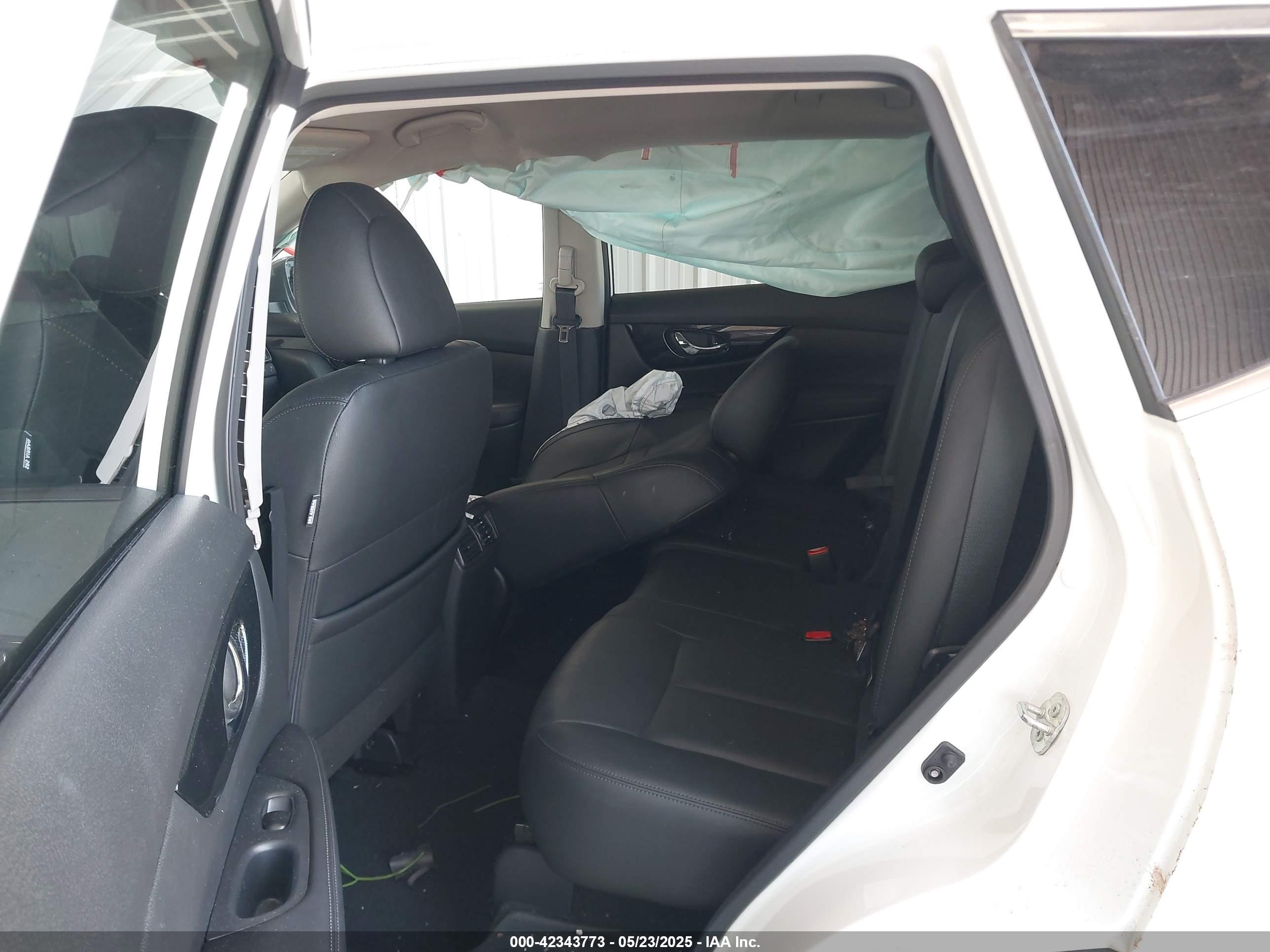 NISSAN ROGUE image 8