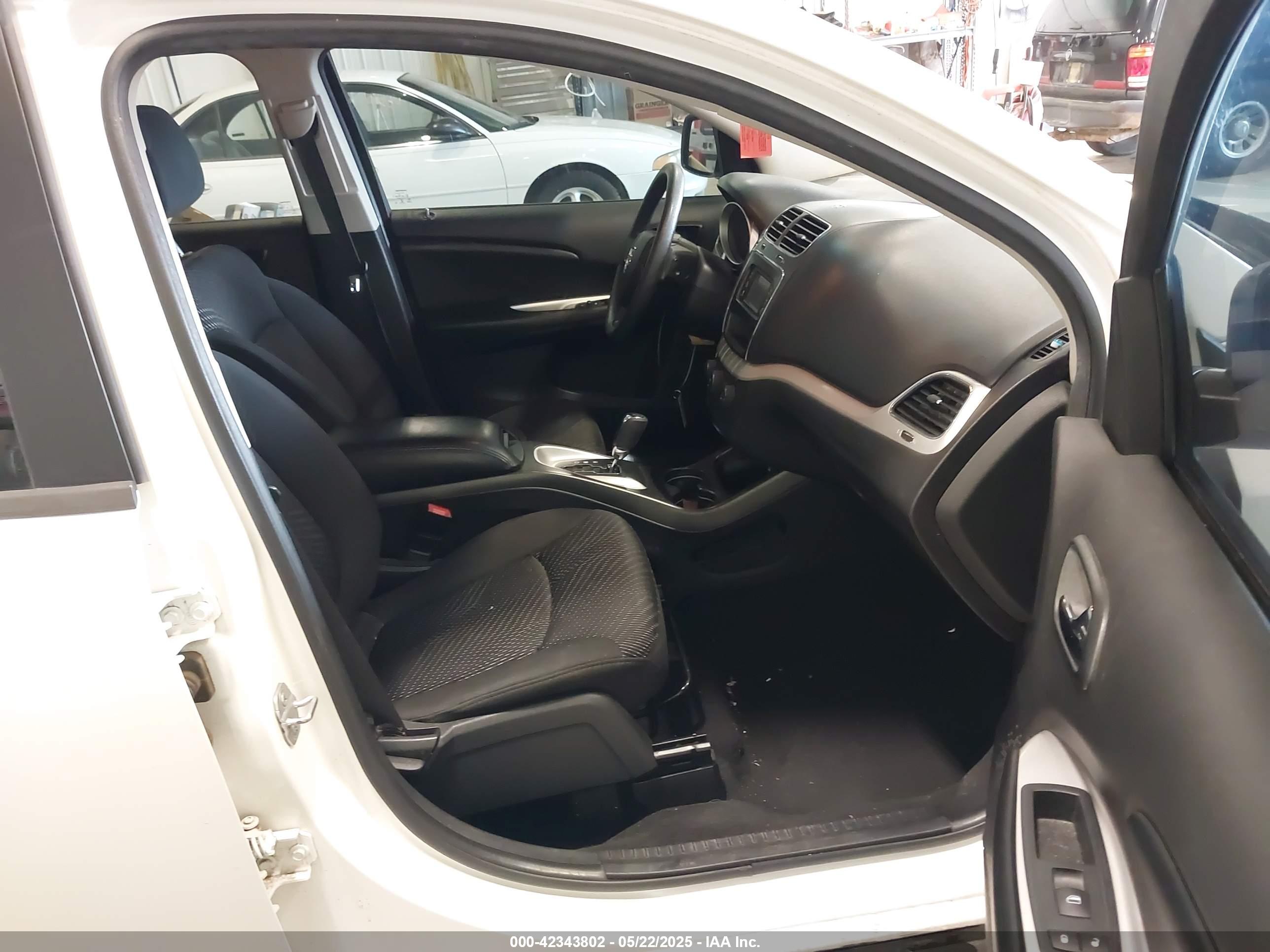 DODGE JOURNEY image 5