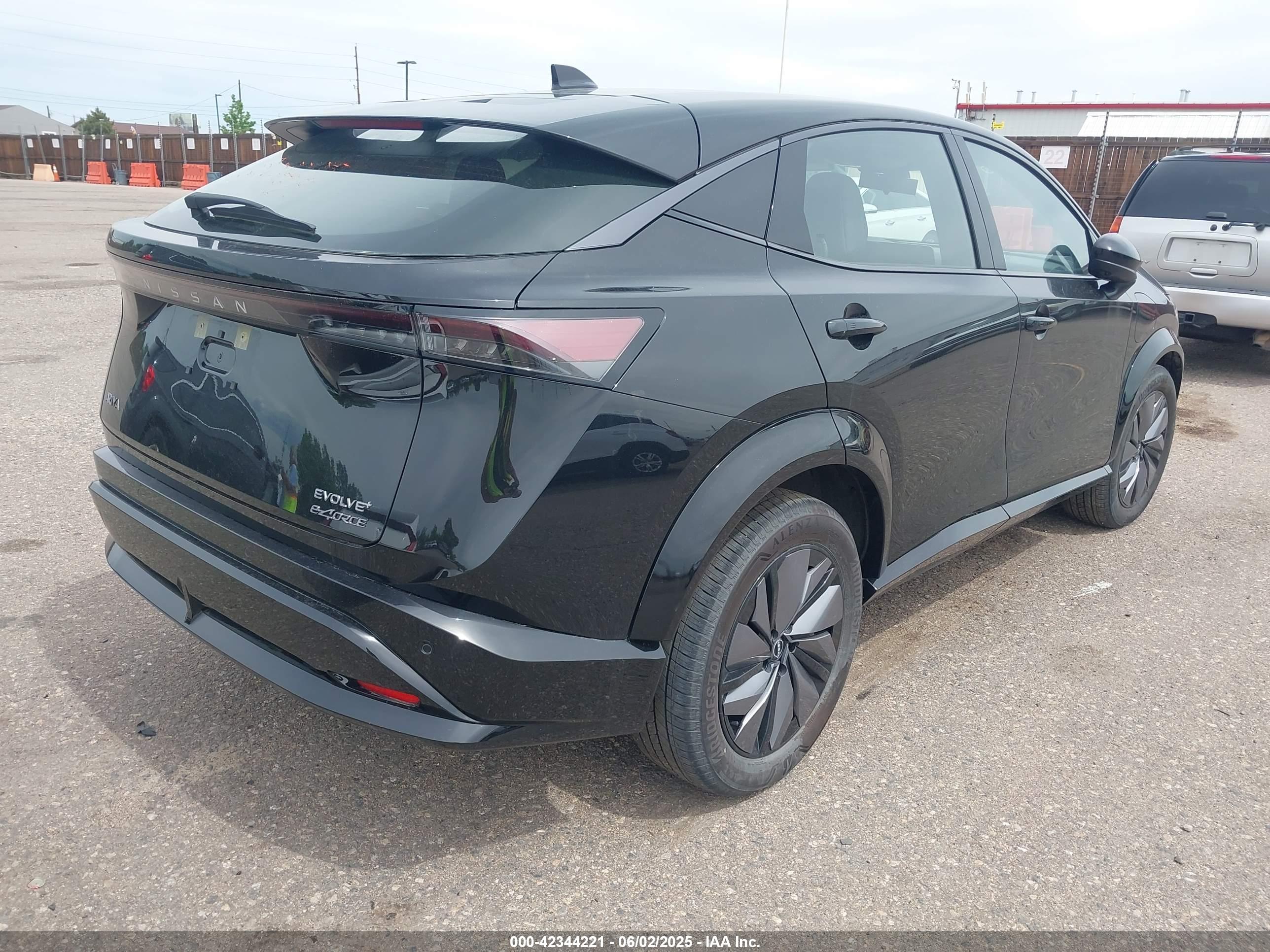 NISSAN ARIYA image 4