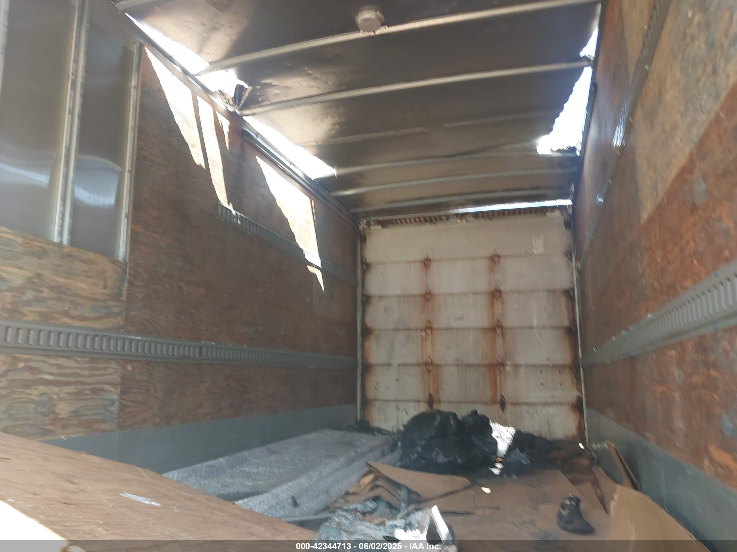 FREIGHTLINER M2 image 7