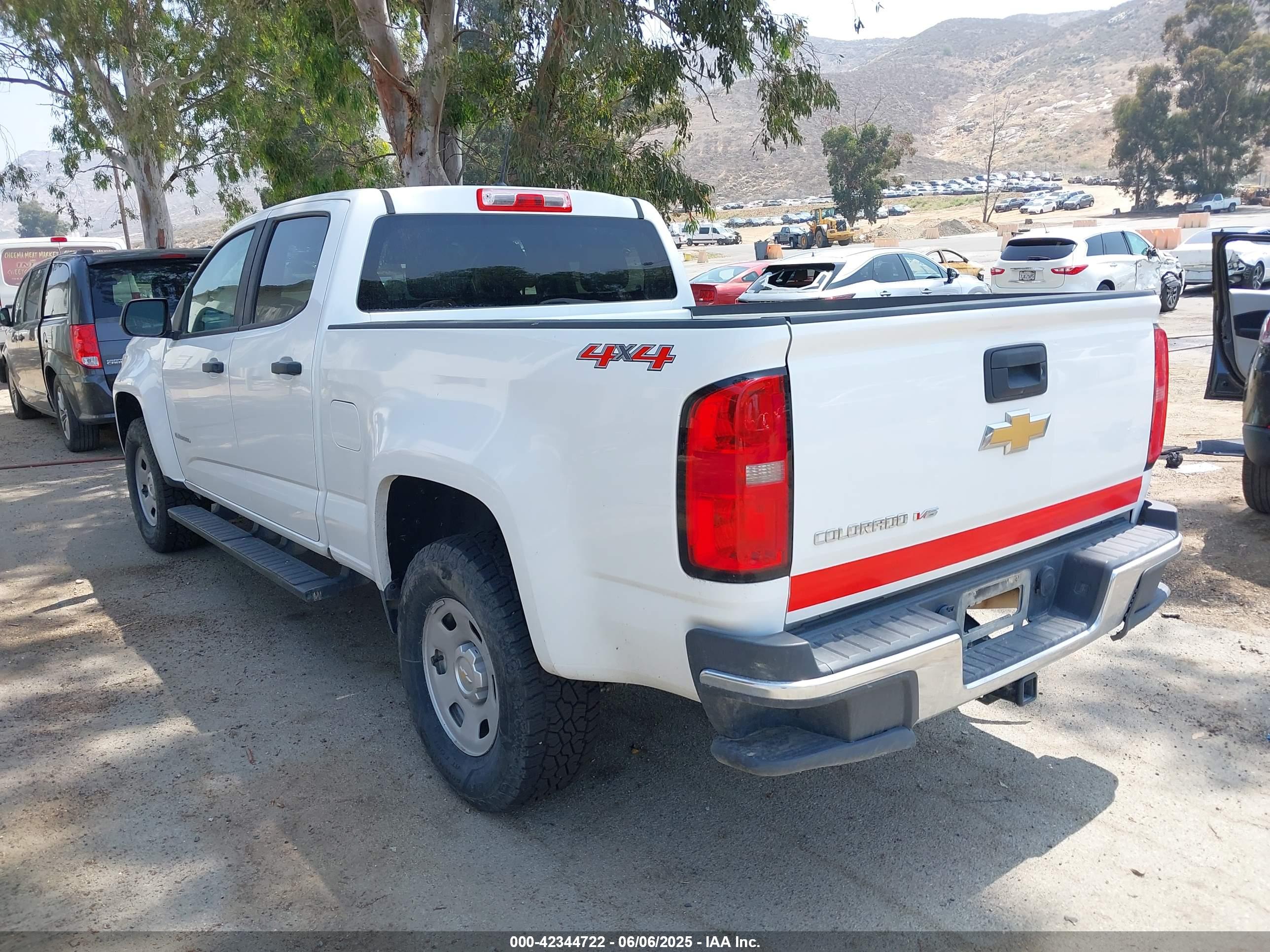CHEVROLET COLORADO image 3