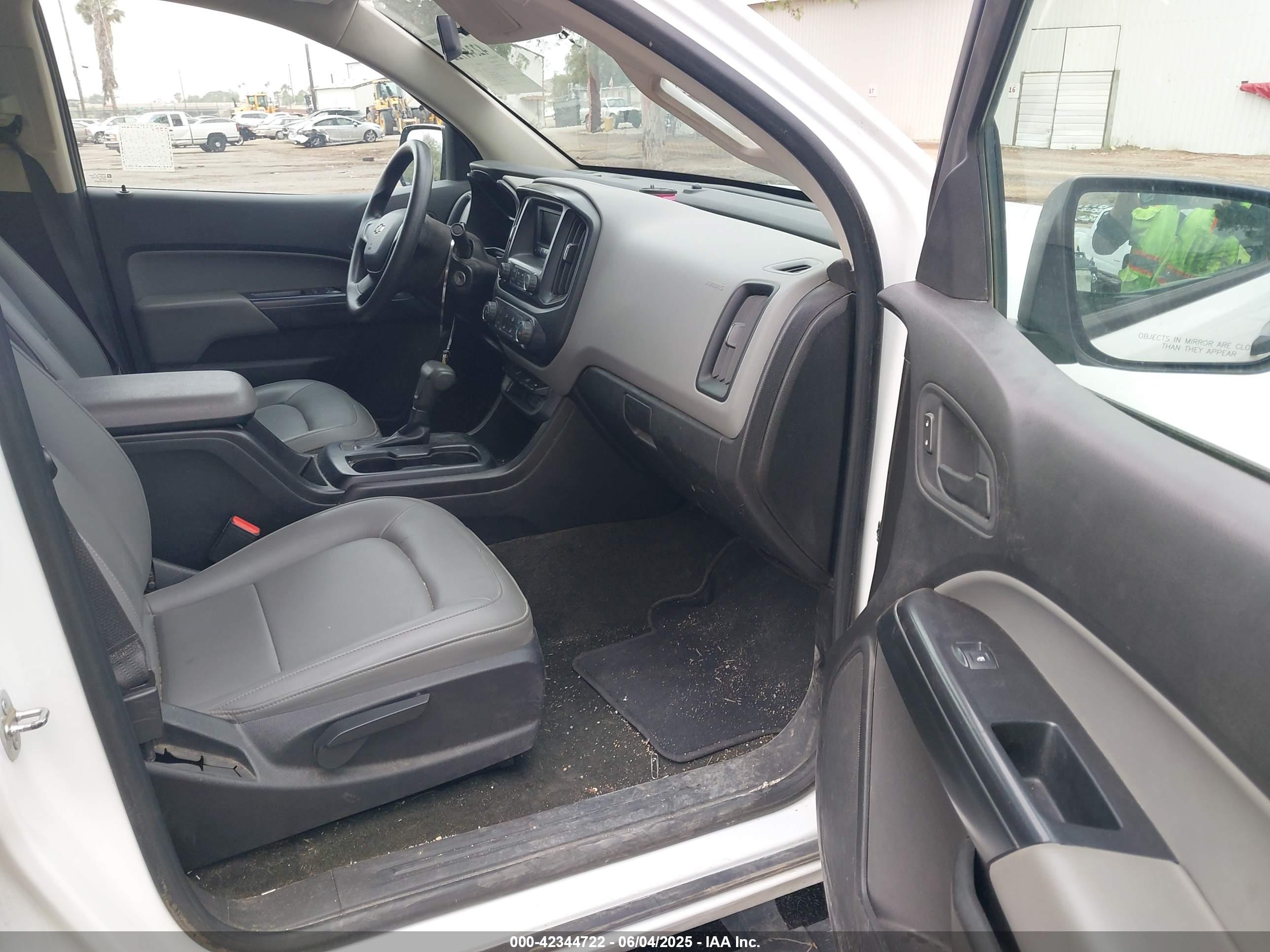 CHEVROLET COLORADO image 5