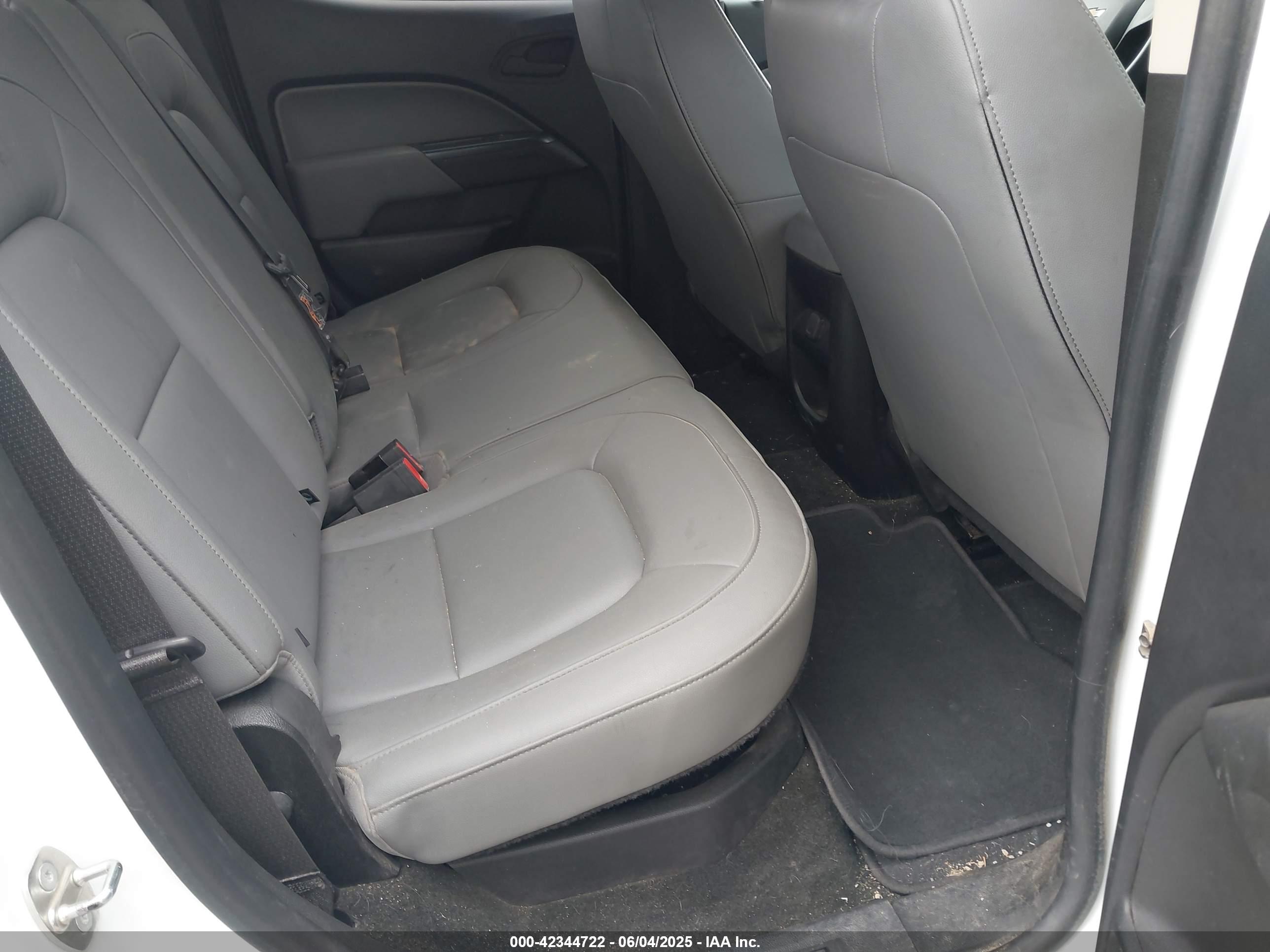 CHEVROLET COLORADO image 8