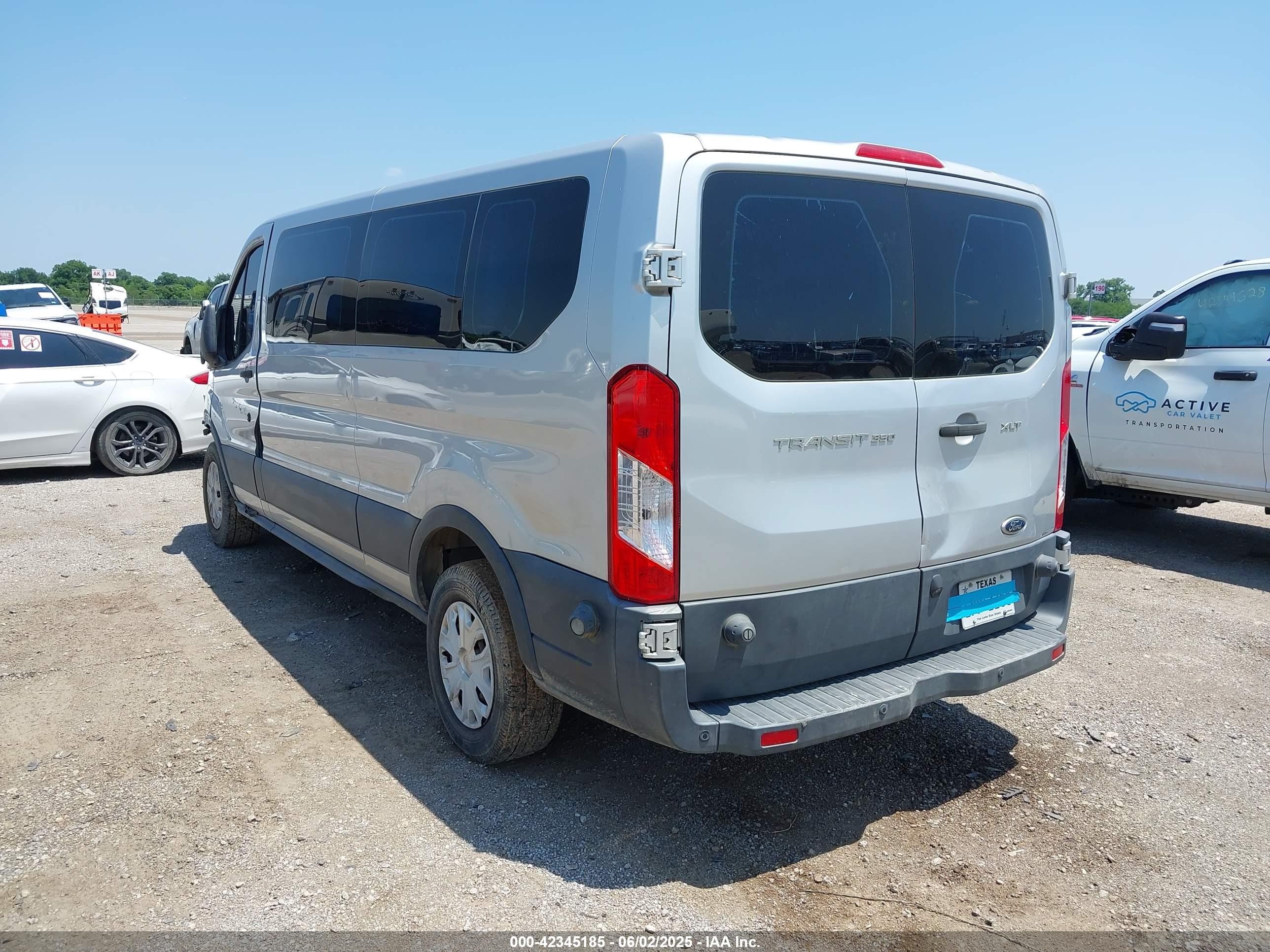 FORD TRANSIT-350 image 3
