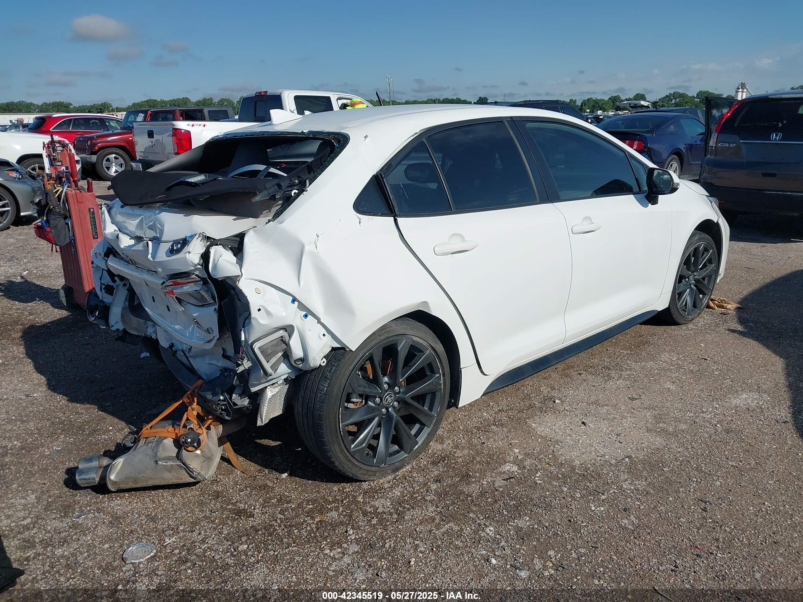 TOYOTA COROLLA image 4