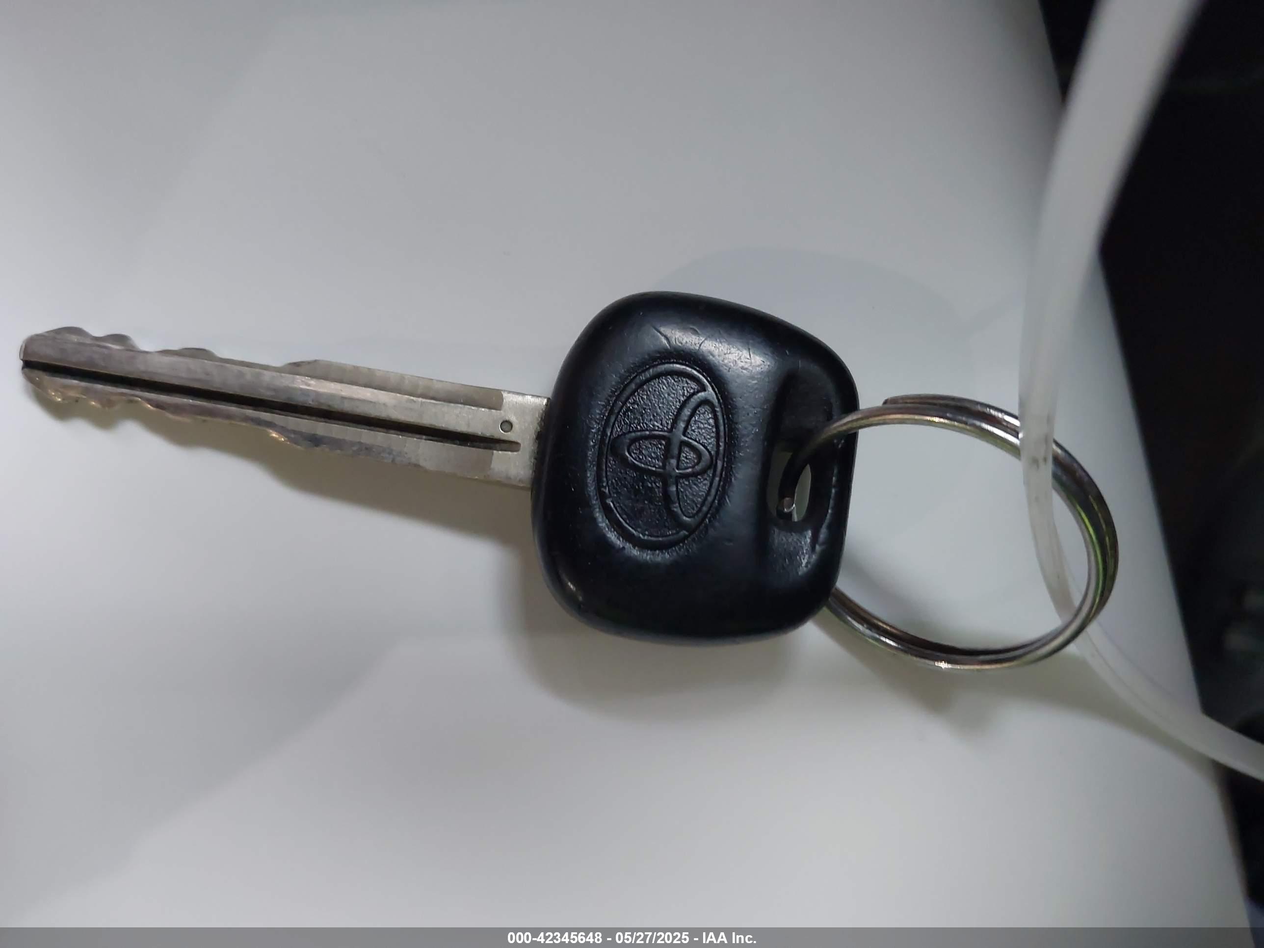 TOYOTA SEQUOIA image 11