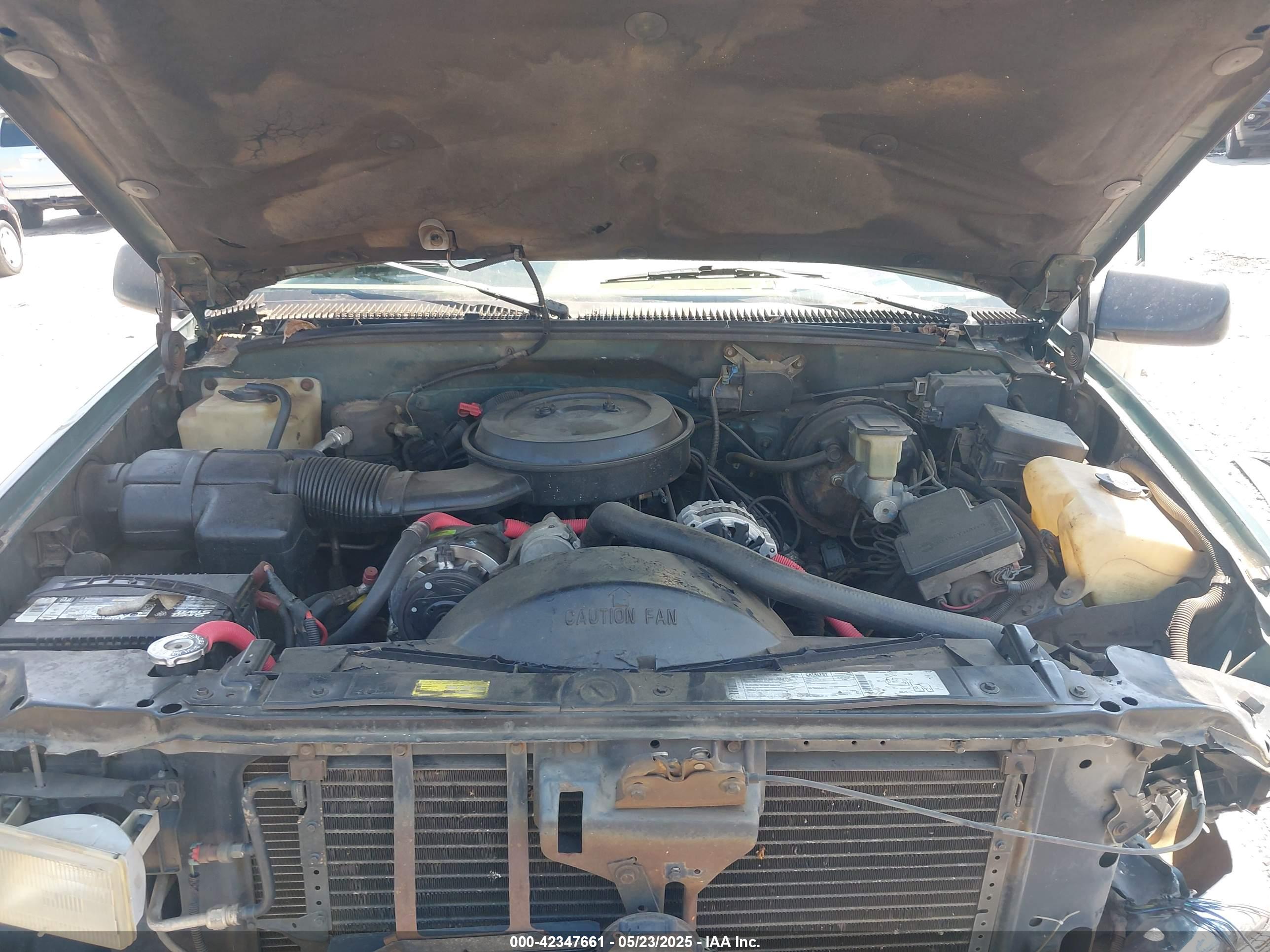 CHEVROLET GMT-400 image 10