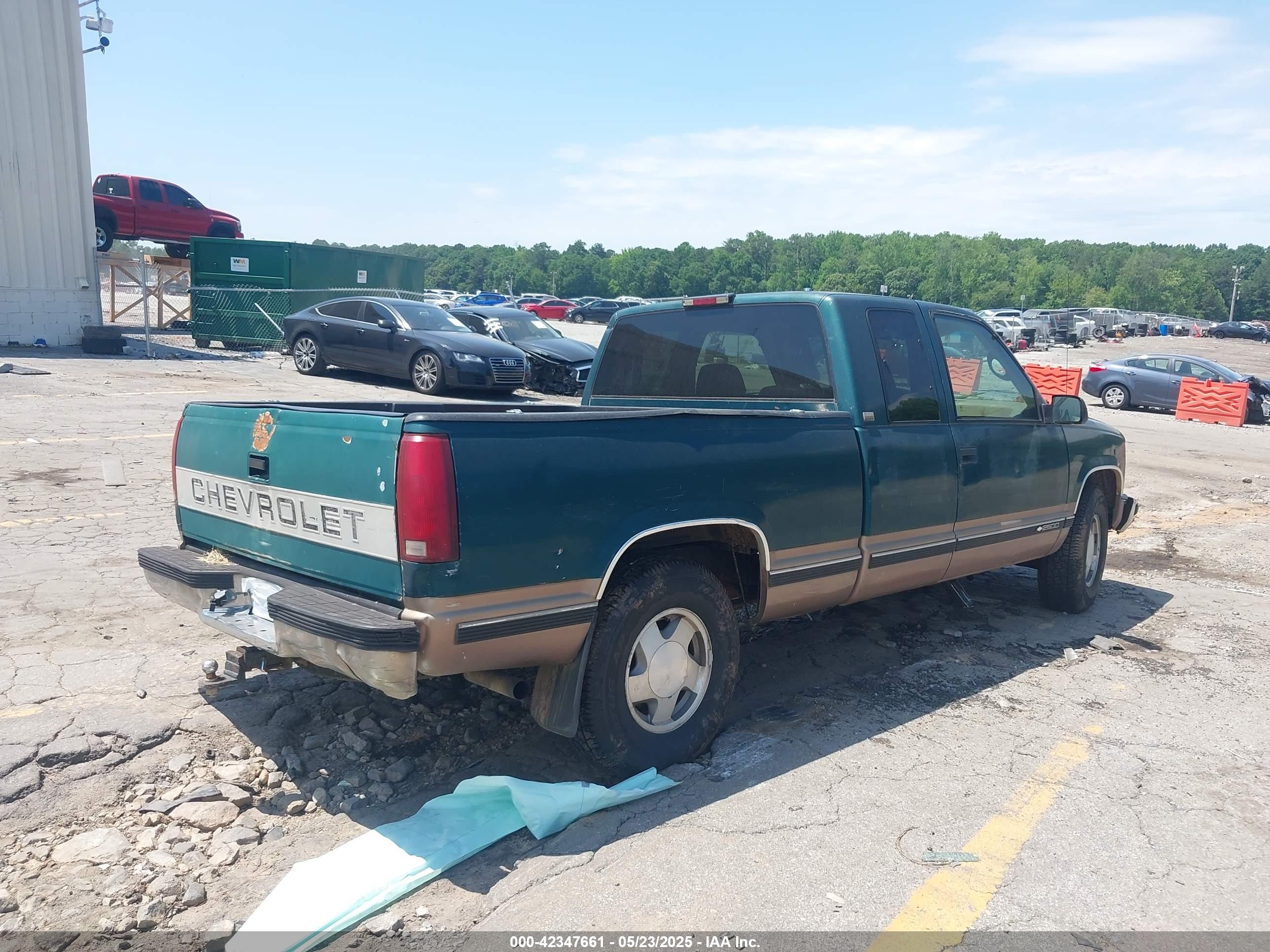 CHEVROLET GMT-400 image 4
