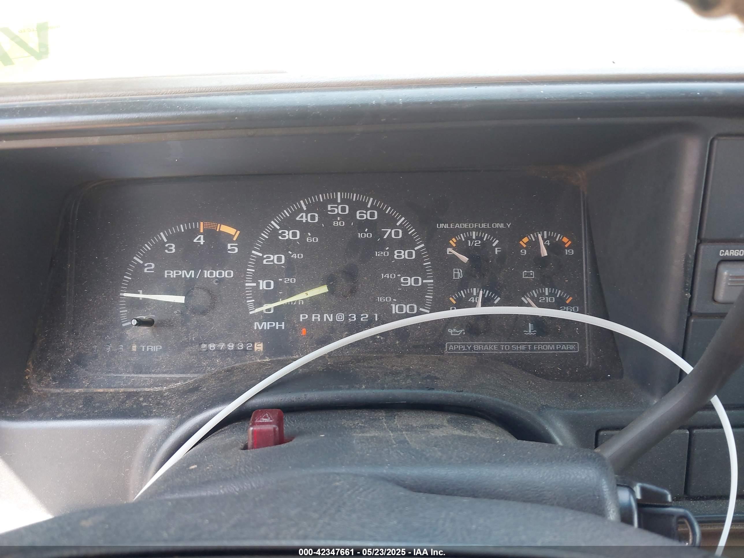 CHEVROLET GMT-400 image 7