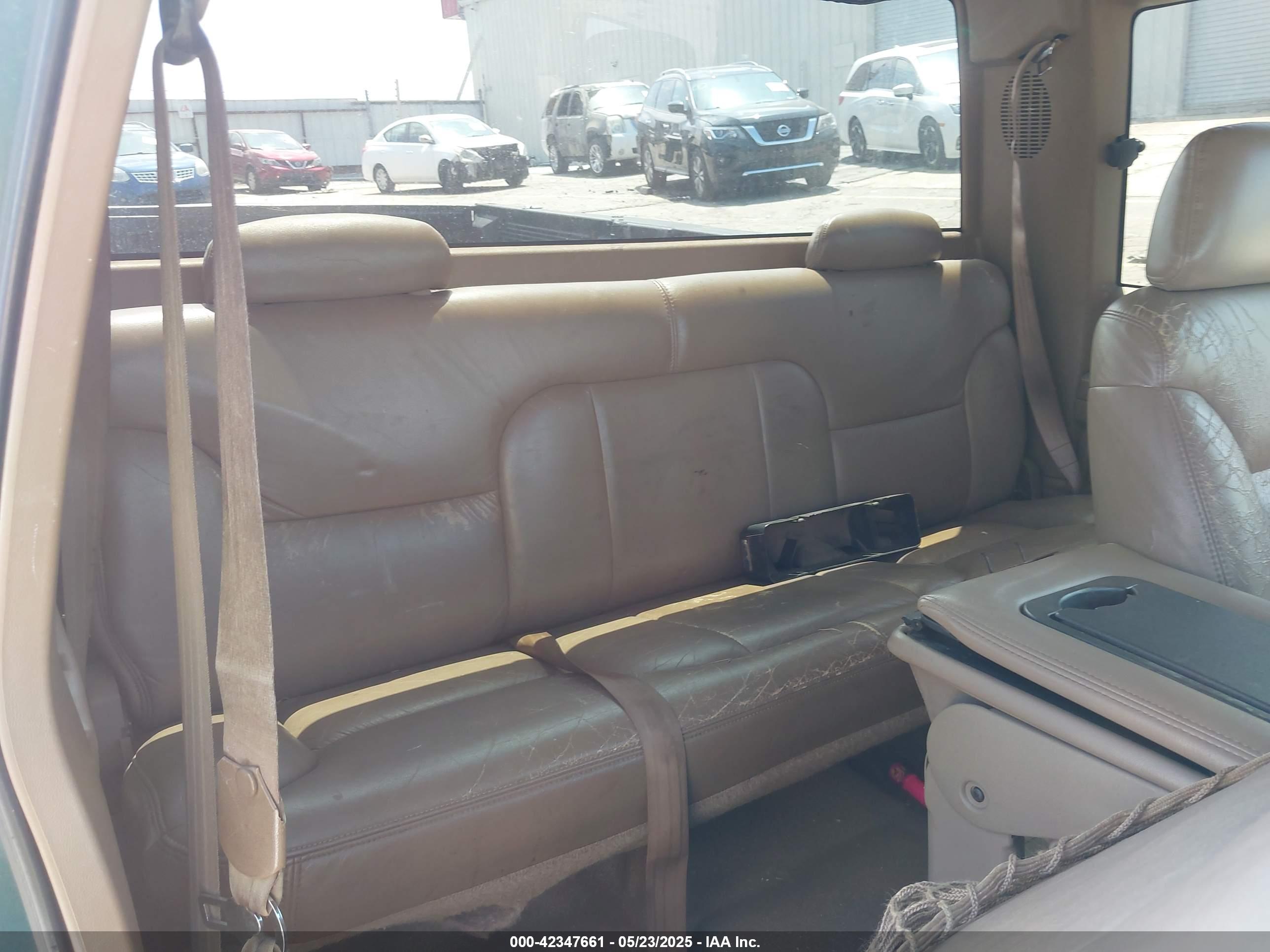 CHEVROLET GMT-400 image 8
