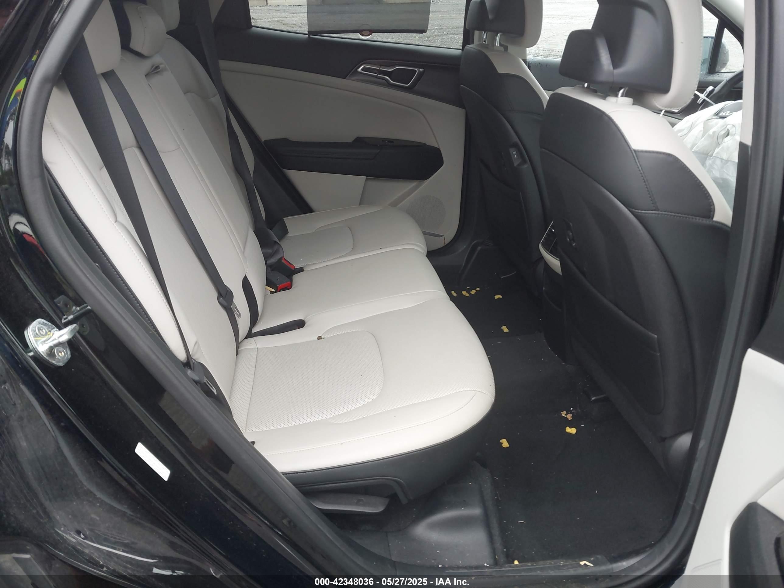 KIA SPORTAGE image 8