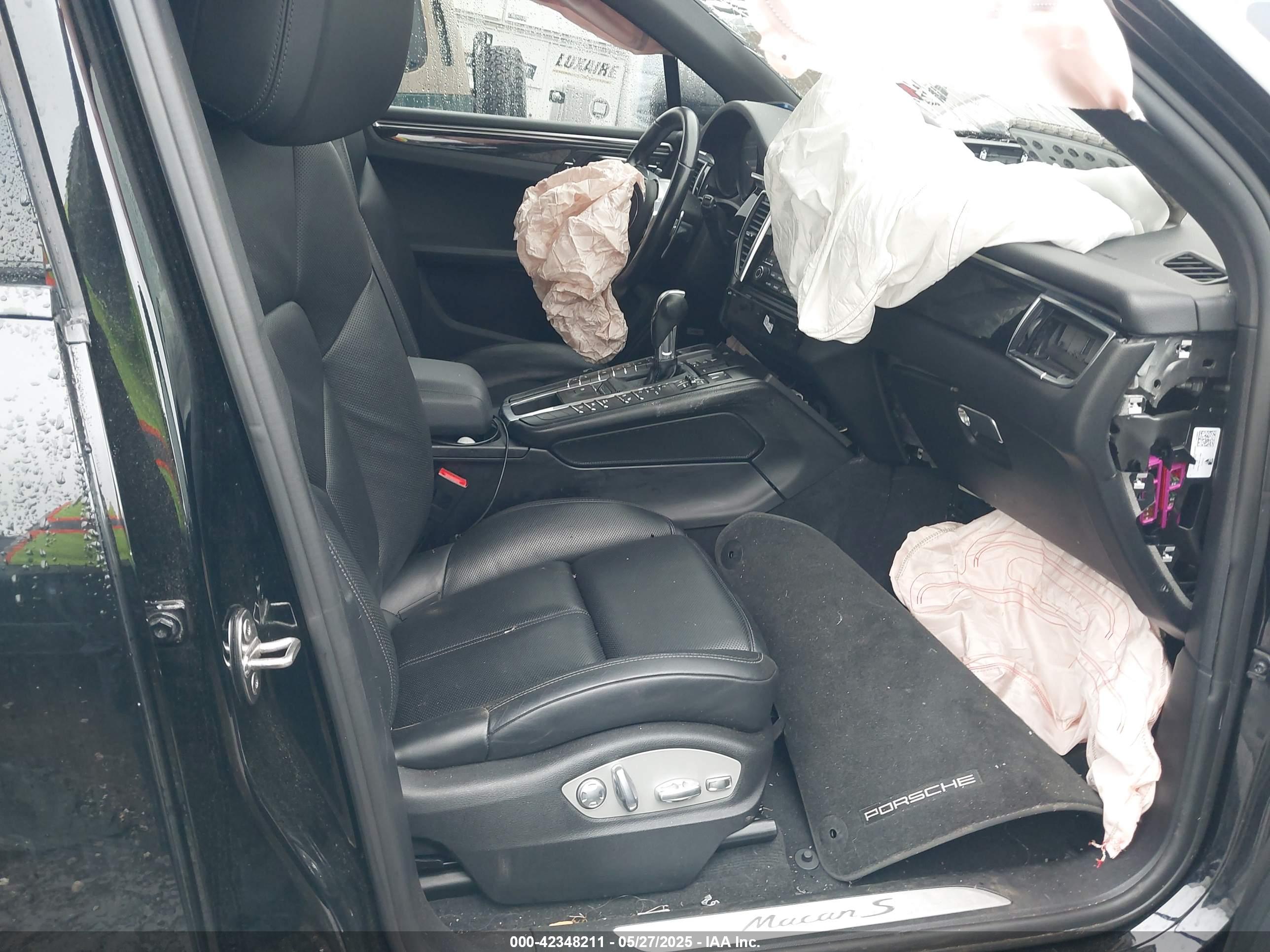 PORSCHE MACAN image 5