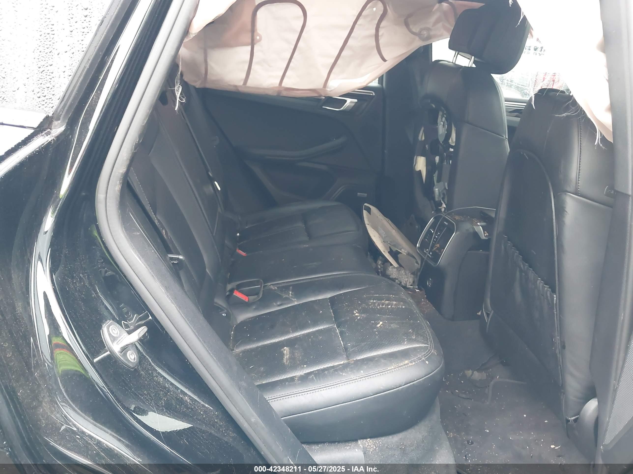 PORSCHE MACAN image 8