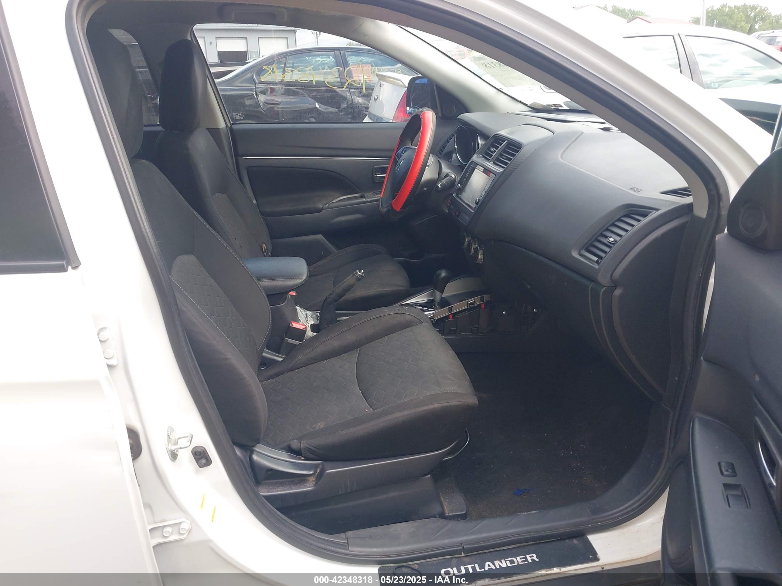 MITSUBISHI OUTLANDER image 5