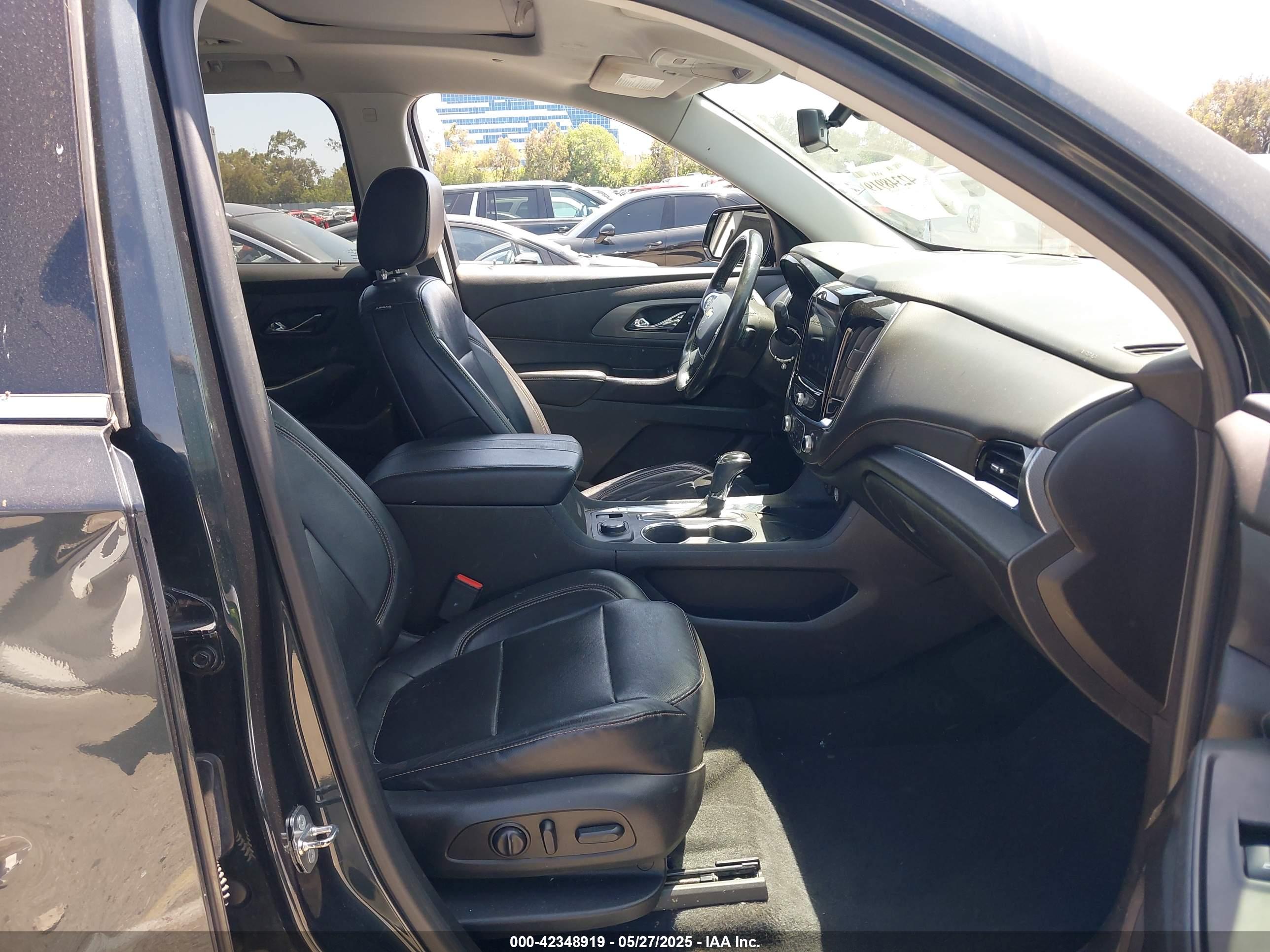 CHEVROLET TRAVERSE image 5