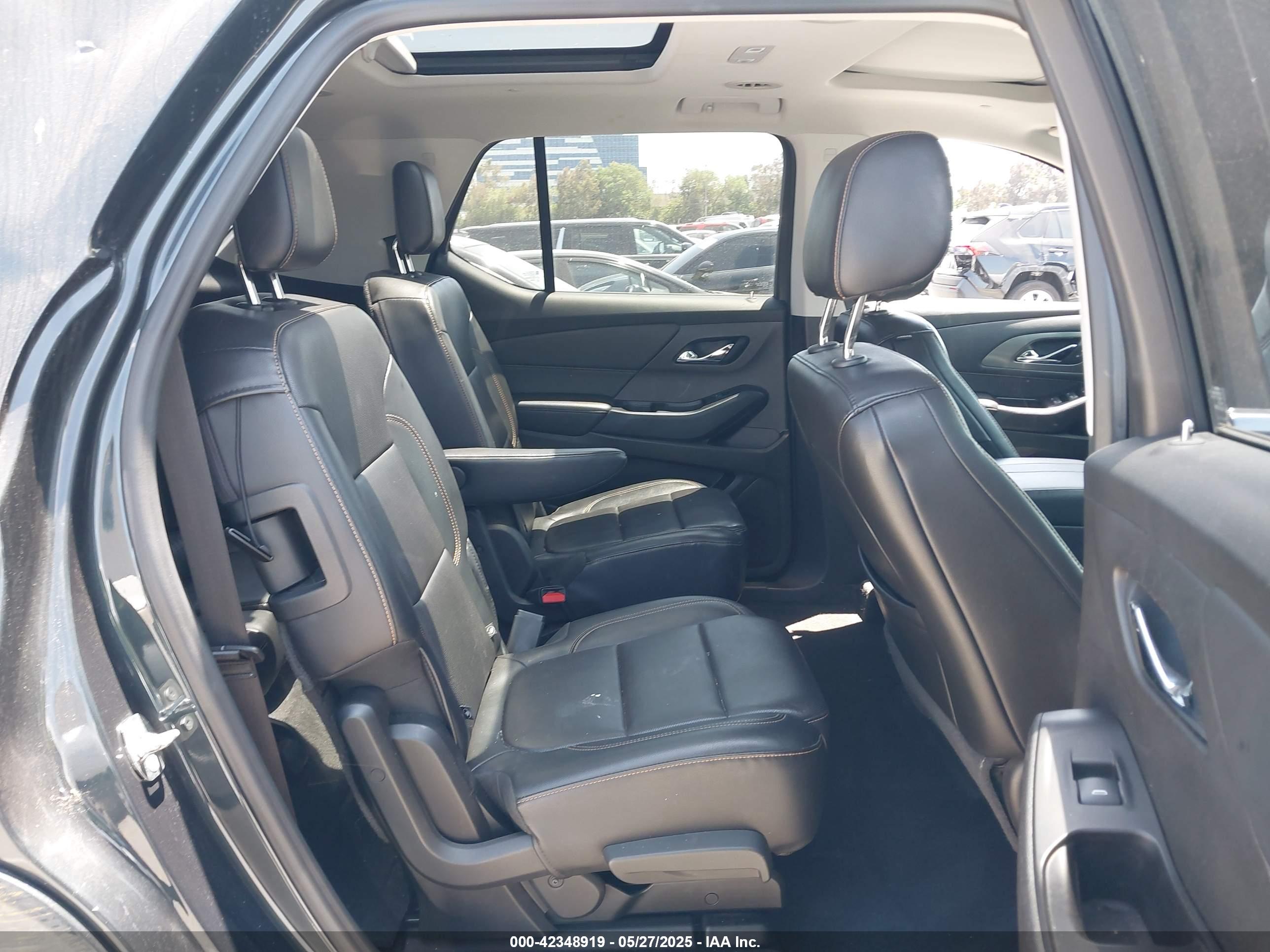 CHEVROLET TRAVERSE image 8