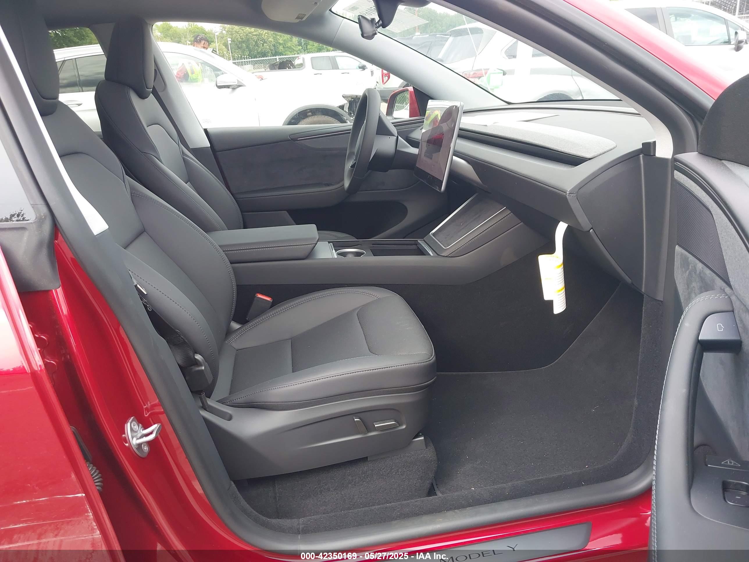TESLA MODEL image 5