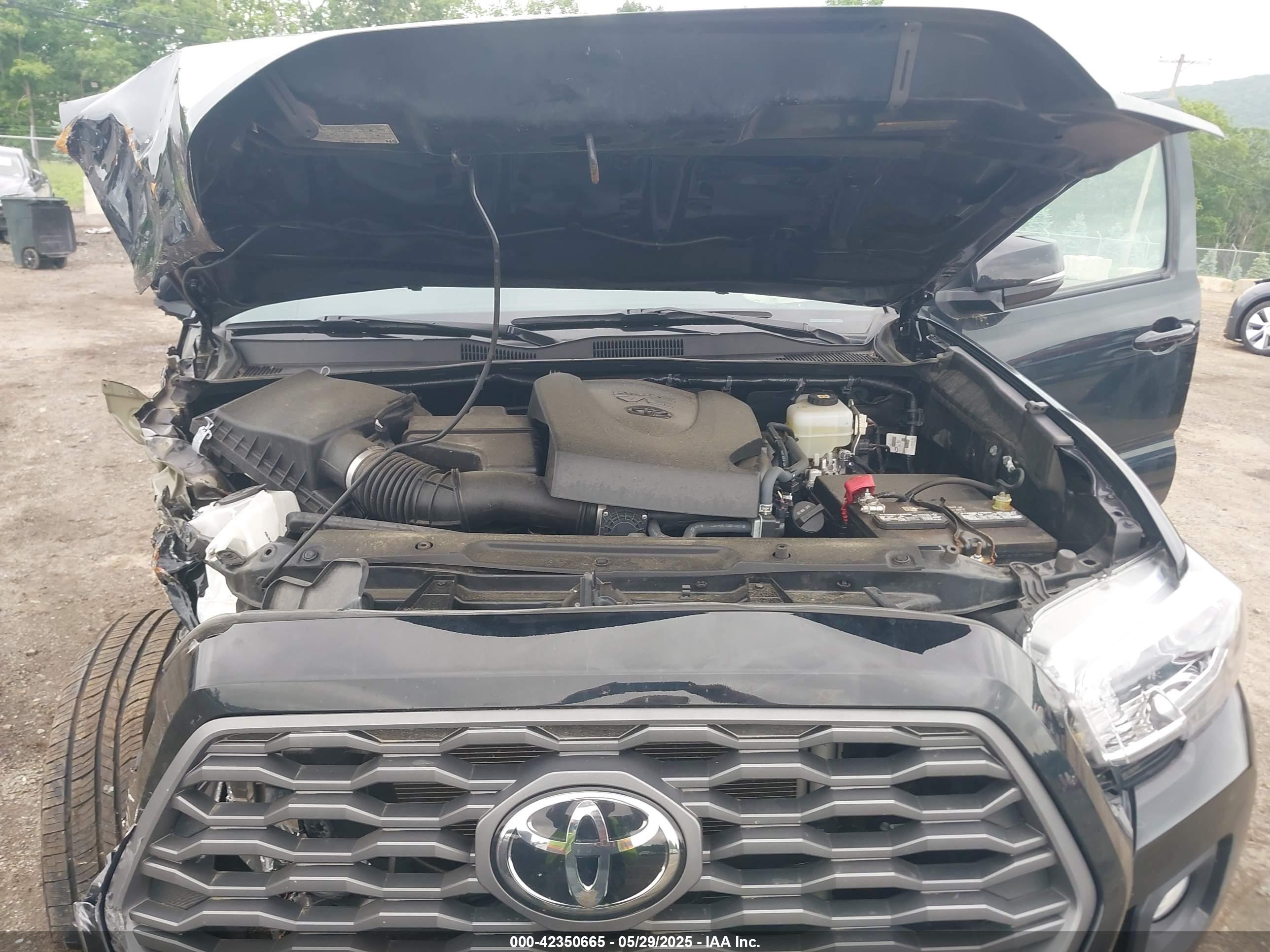 TOYOTA TACOMA image 10