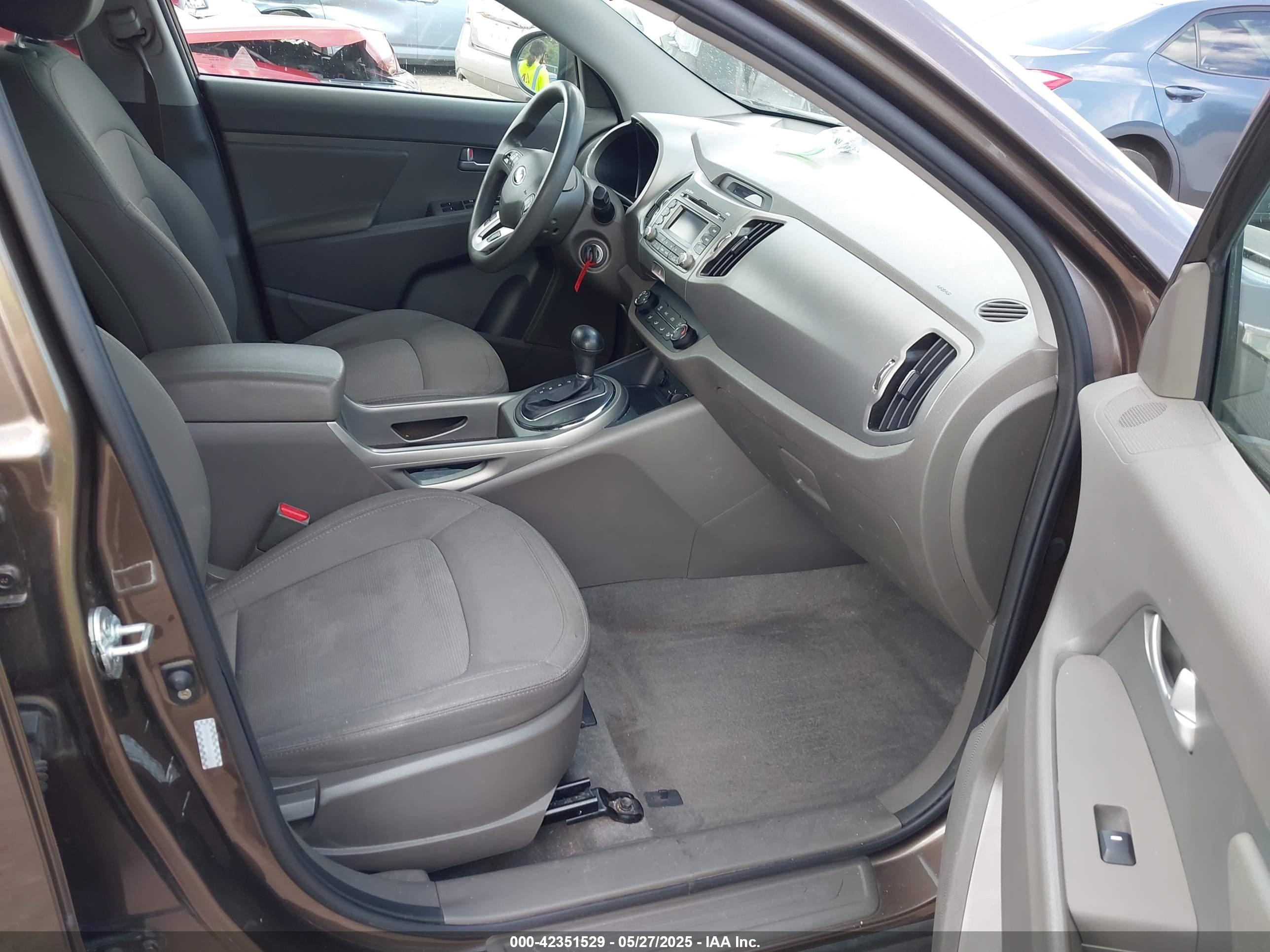 KIA SPORTAGE image 5
