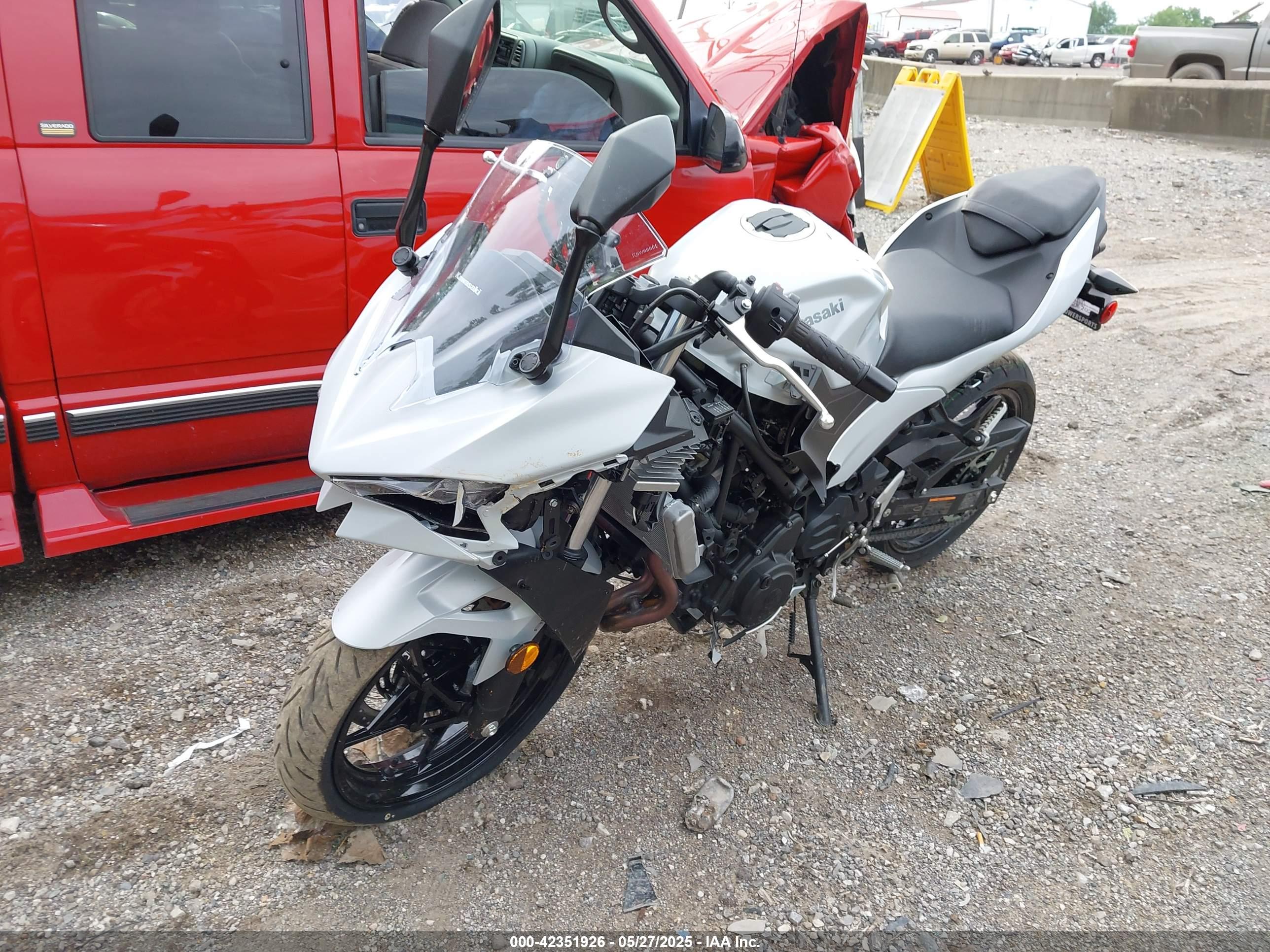KAWASAKI EX500 image 2