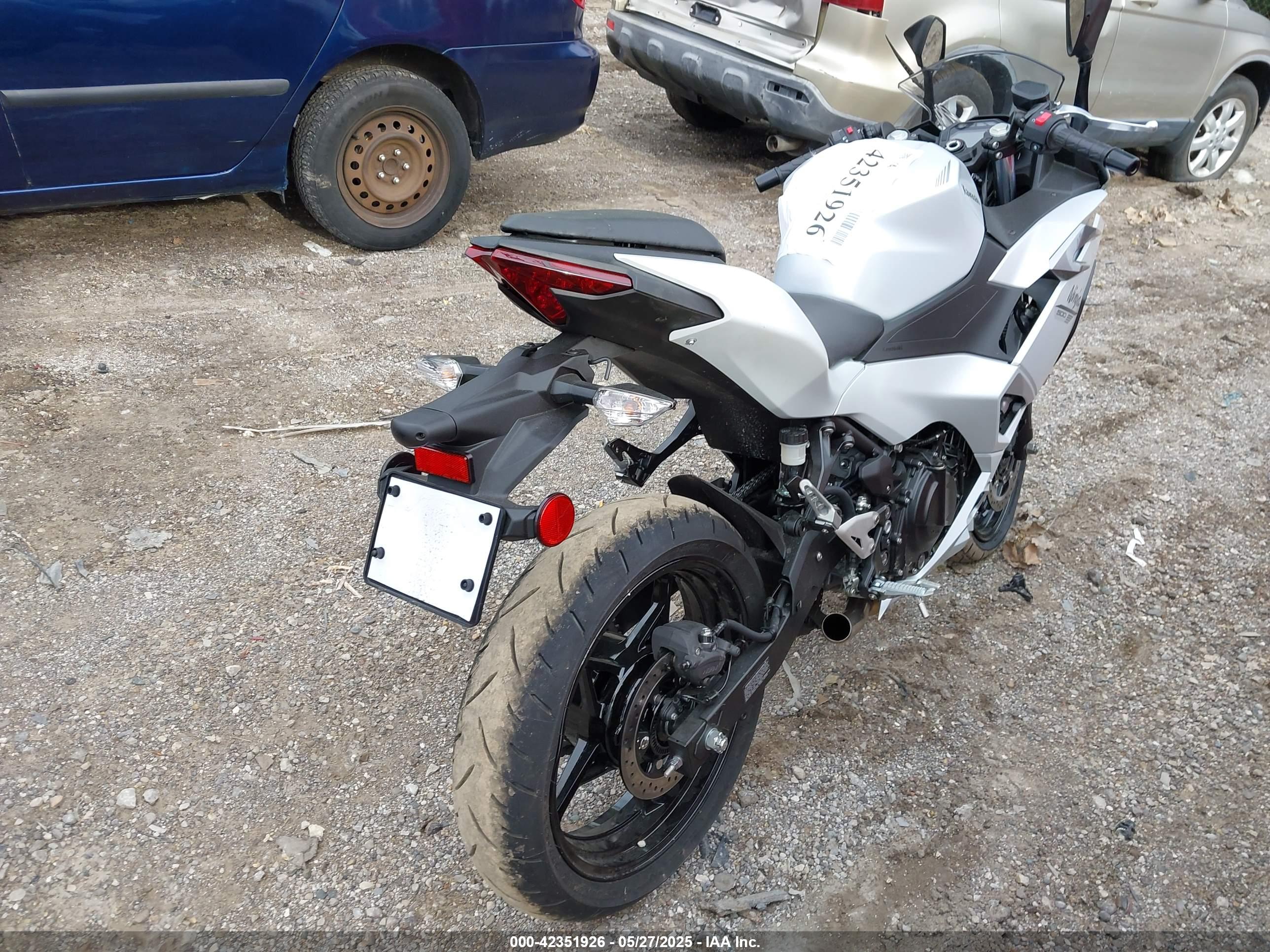 KAWASAKI EX500 image 4