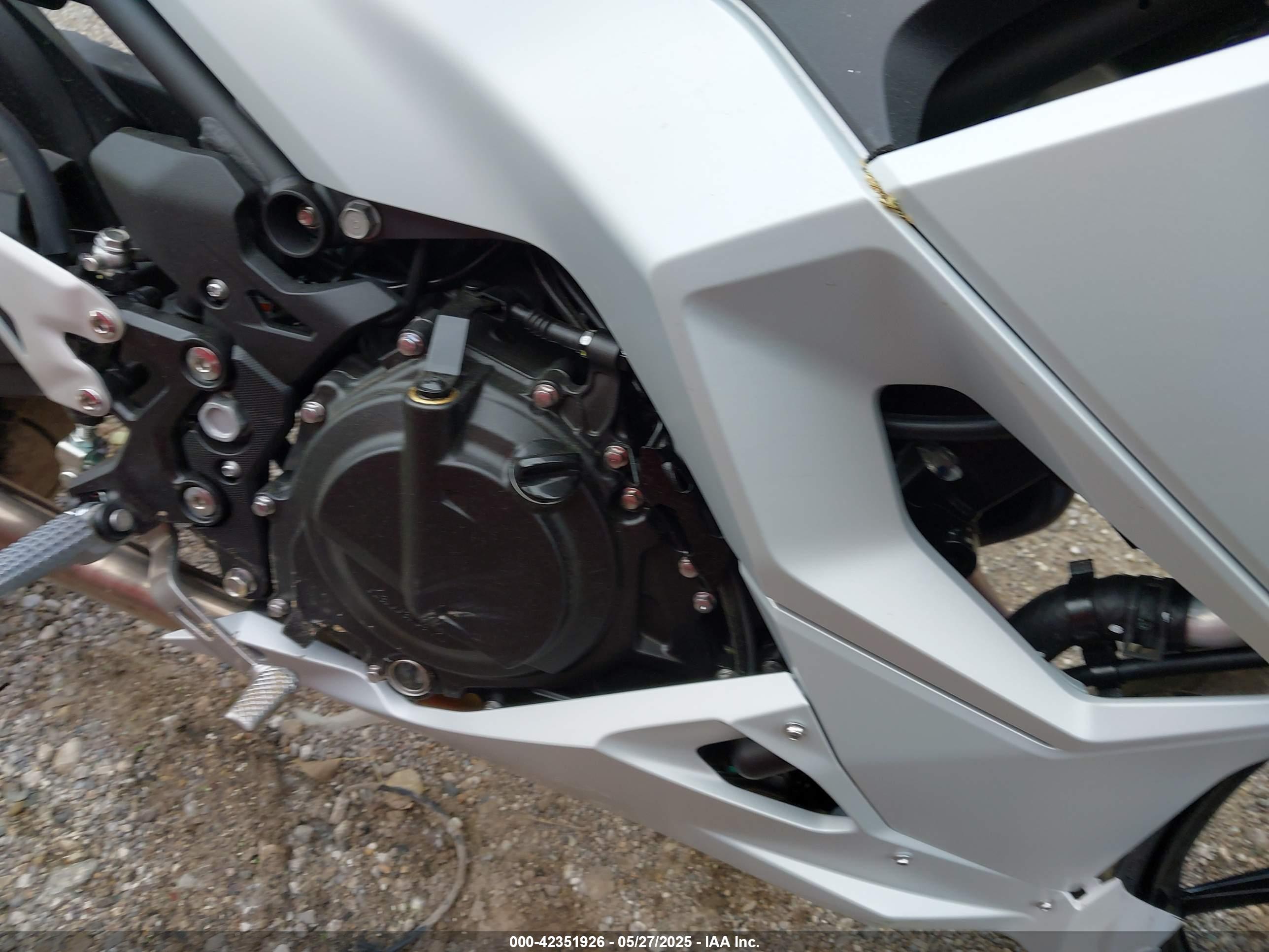 KAWASAKI EX500 image 8