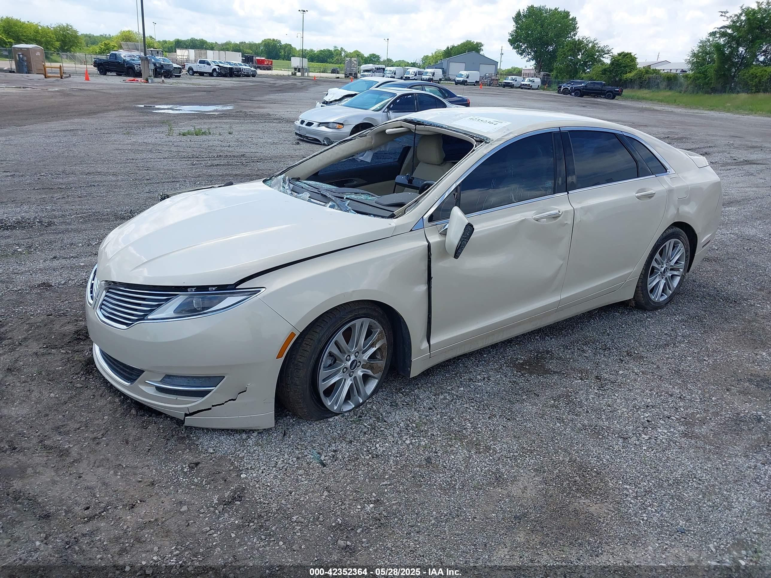 LINCOLN MKZ image 2