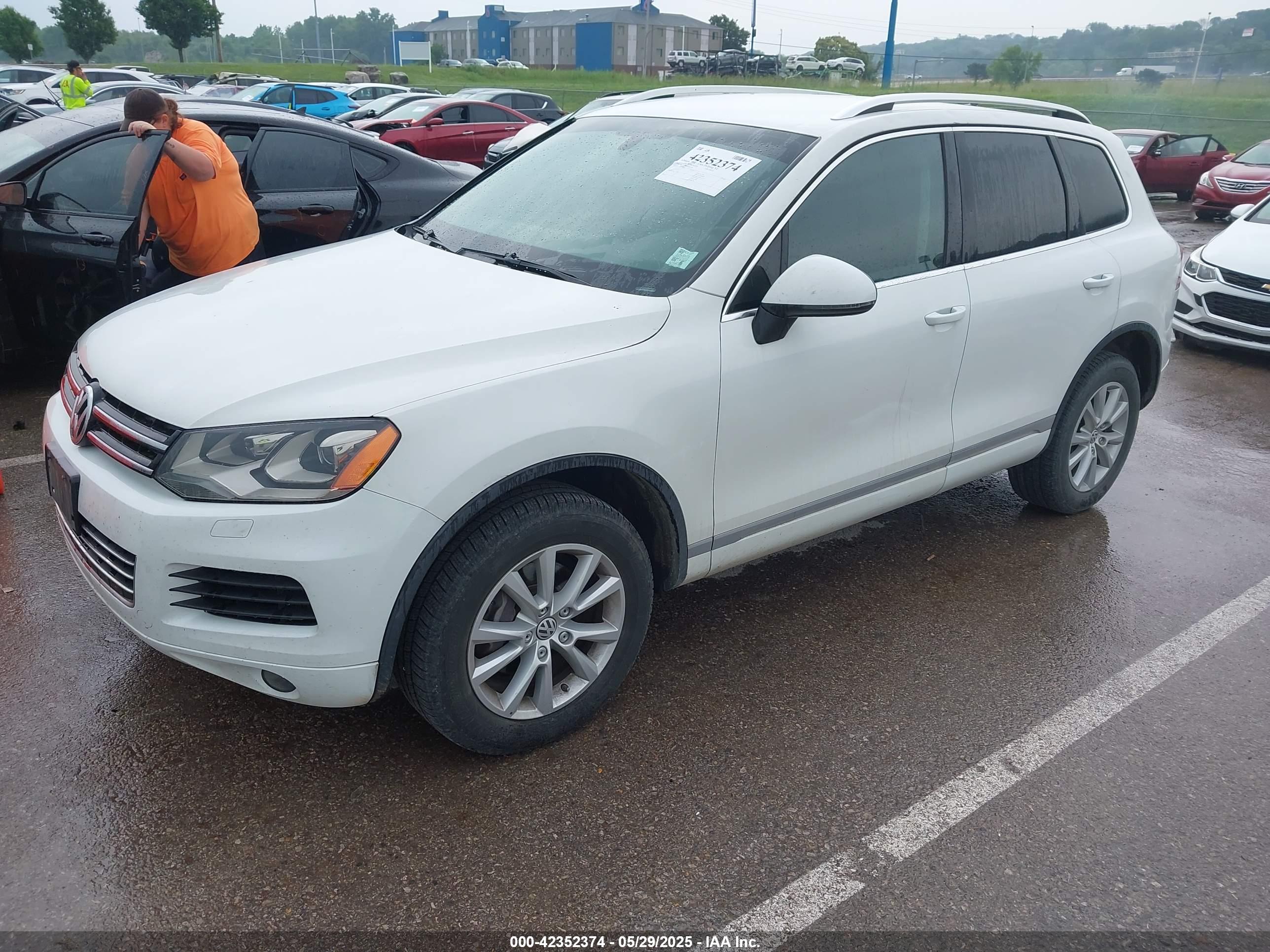 VOLKSWAGEN TOUAREG image 2