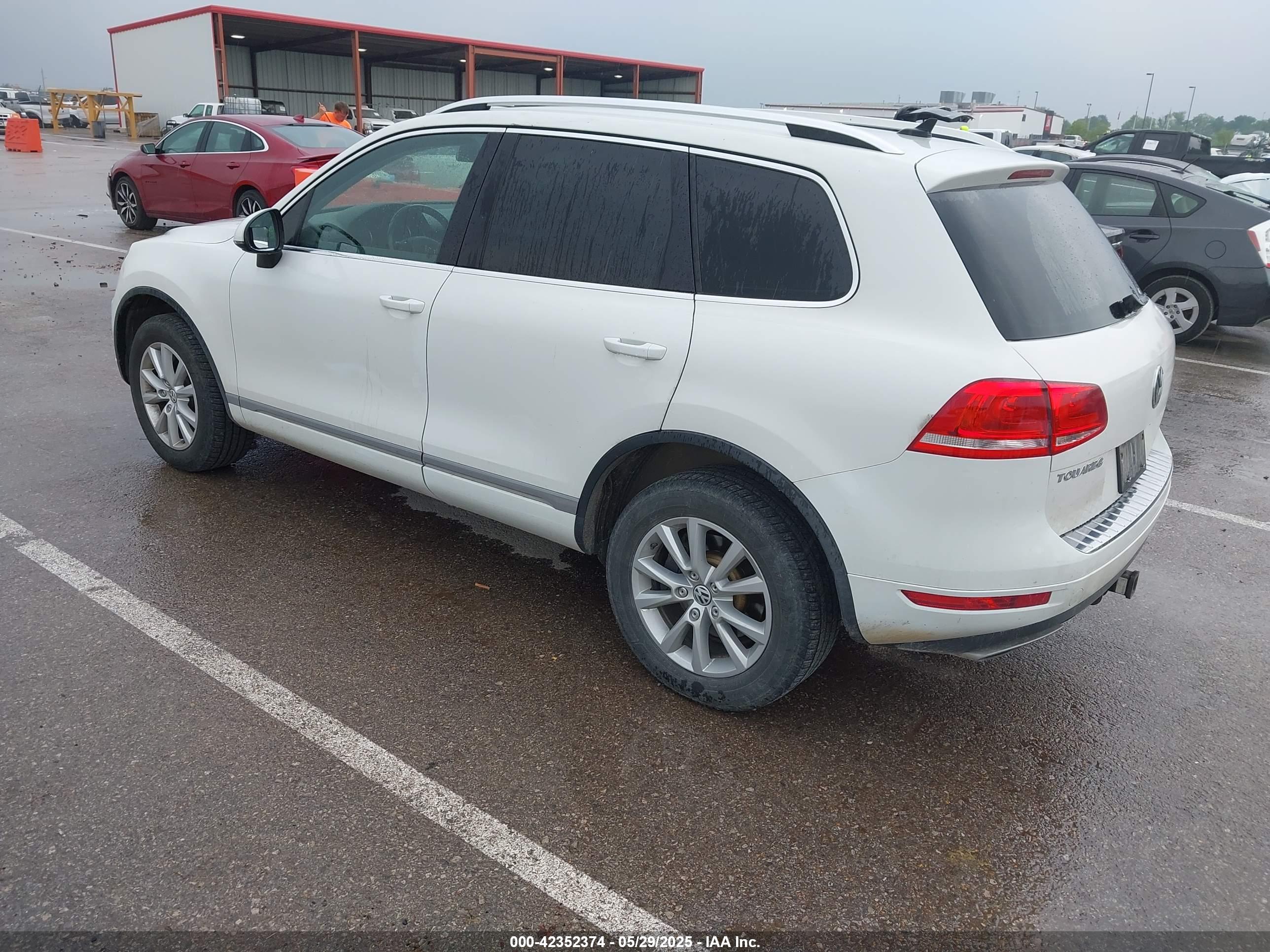 VOLKSWAGEN TOUAREG image 3