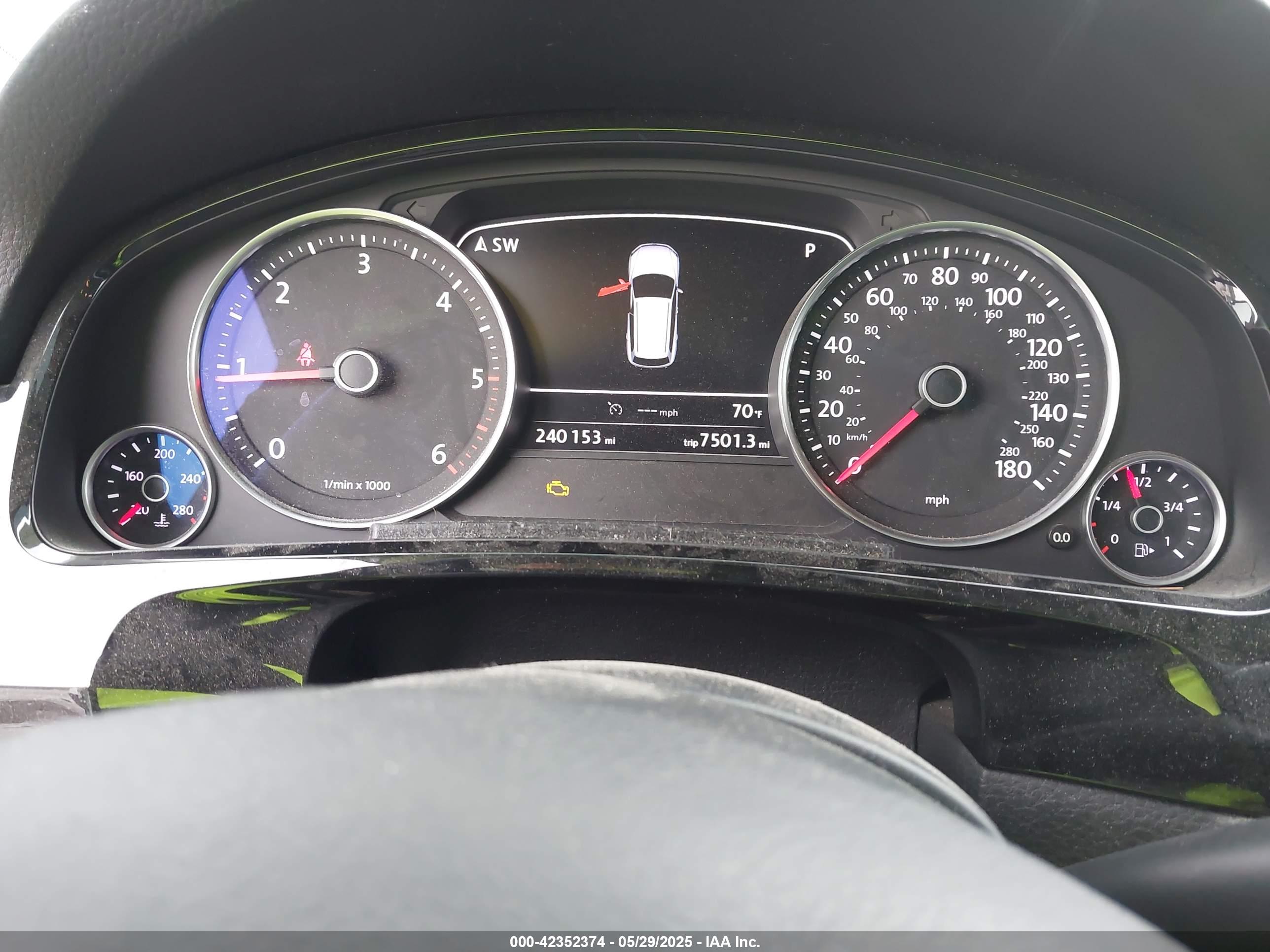 VOLKSWAGEN TOUAREG image 7