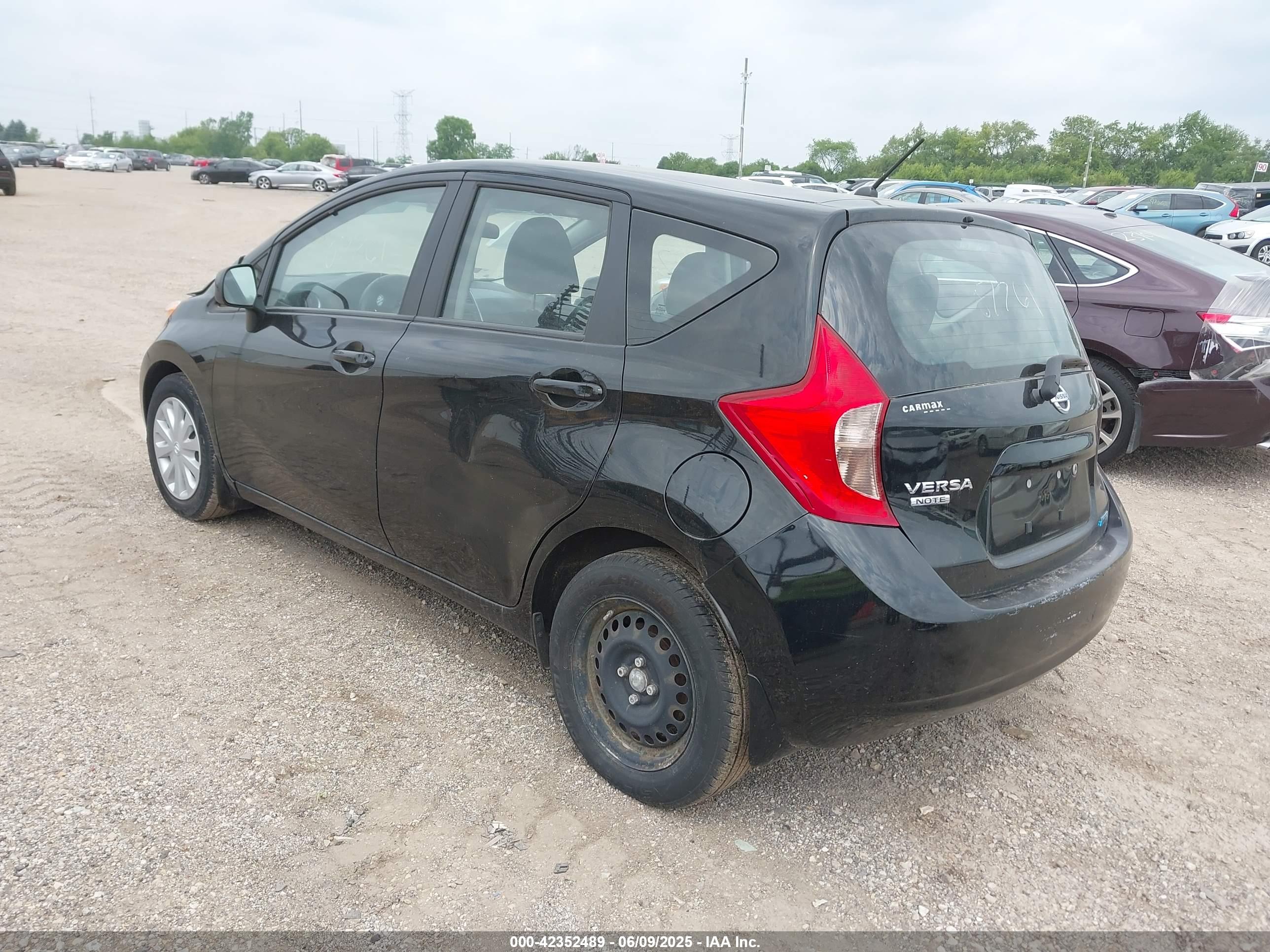 NISSAN VERSA image 3