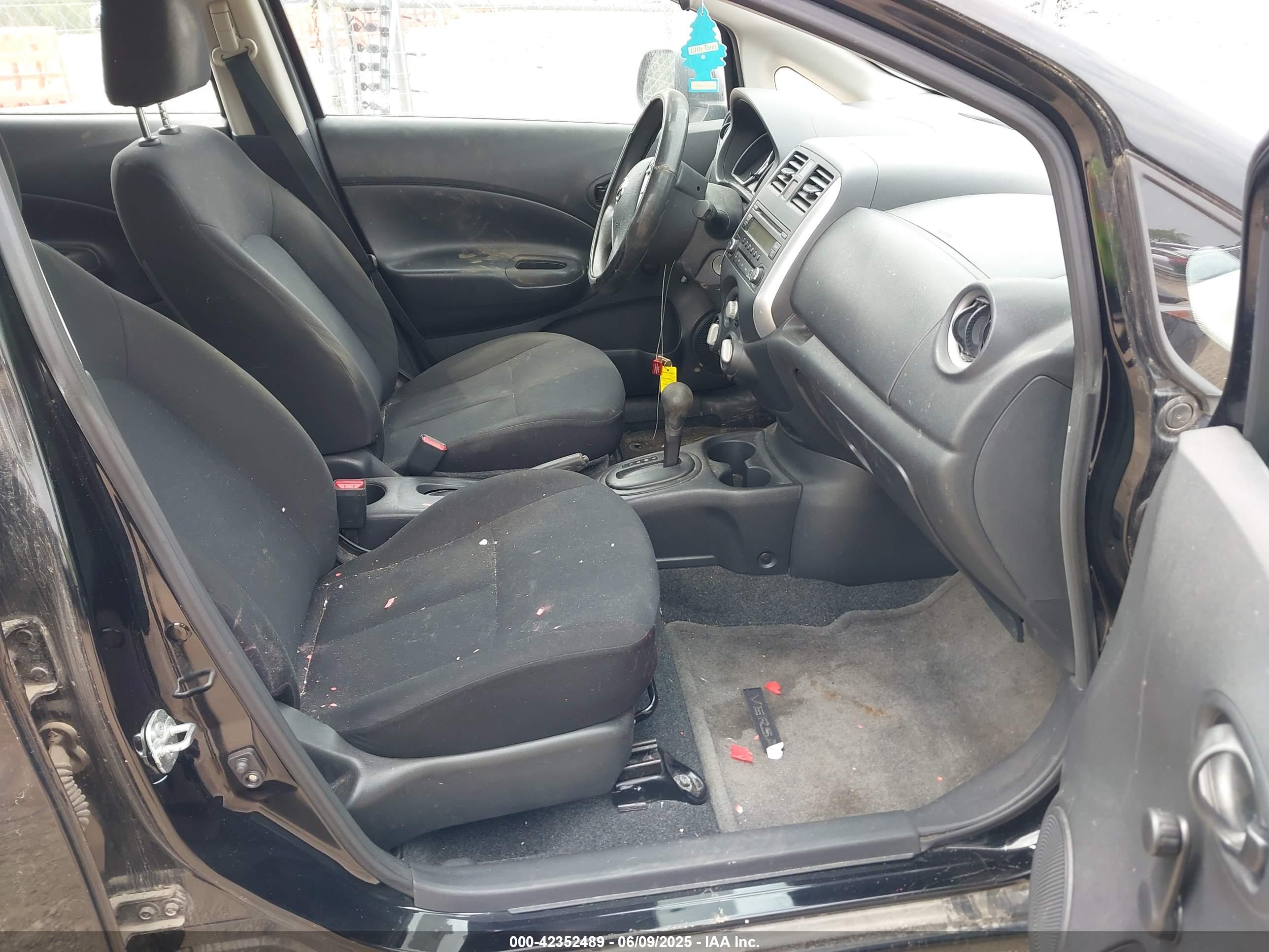 NISSAN VERSA image 5