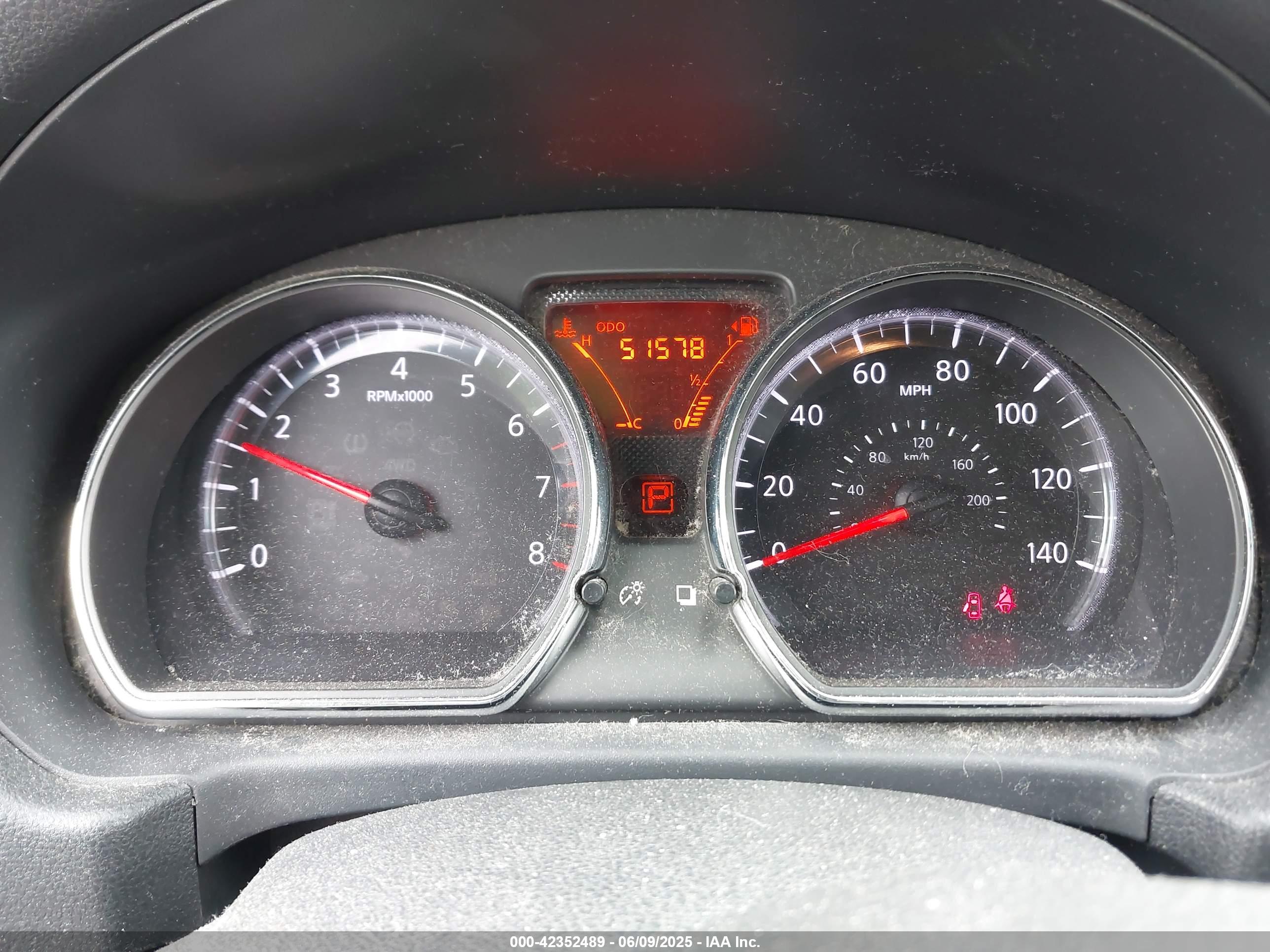 NISSAN VERSA image 7