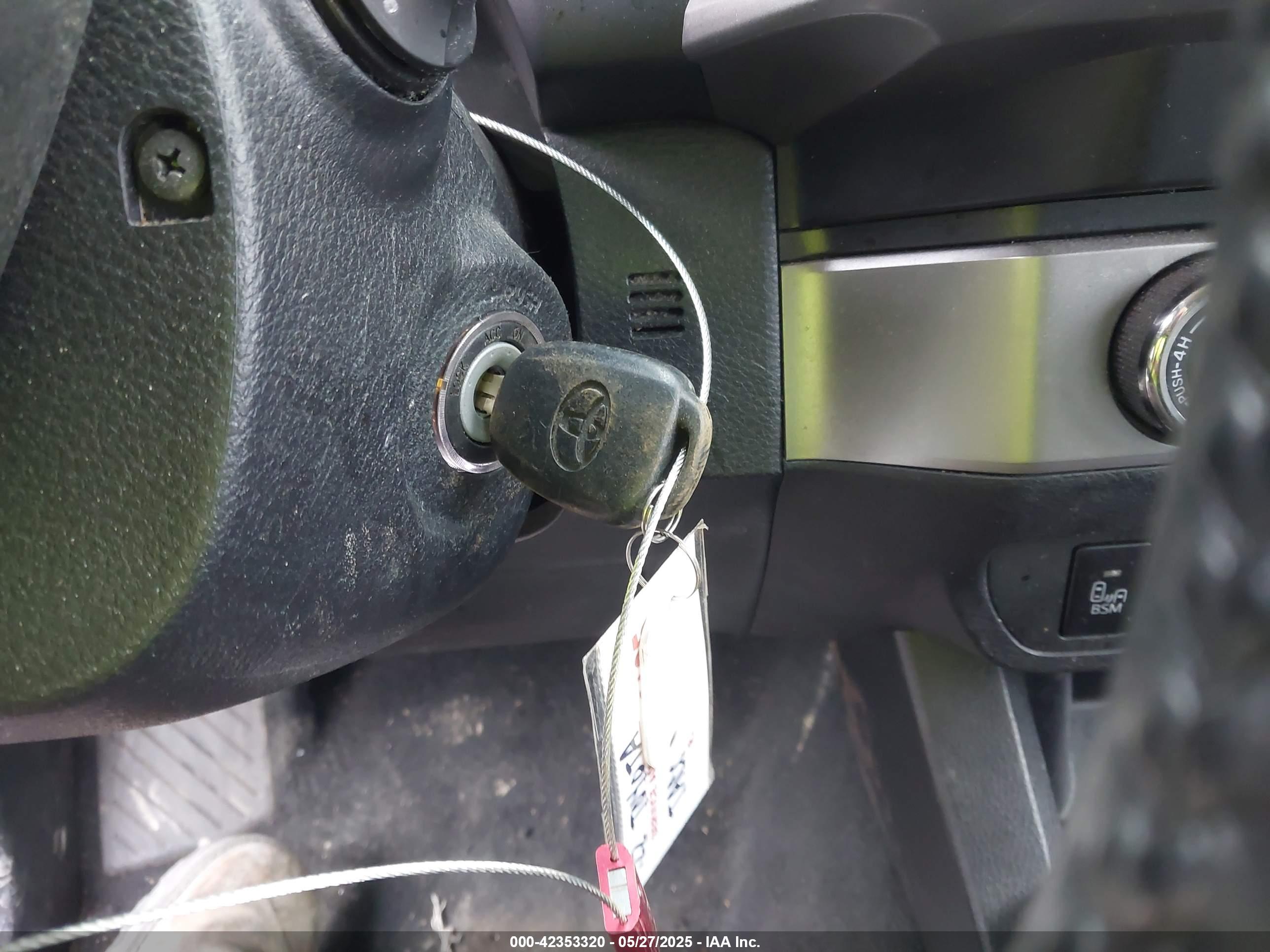 TOYOTA TACOMA image 11