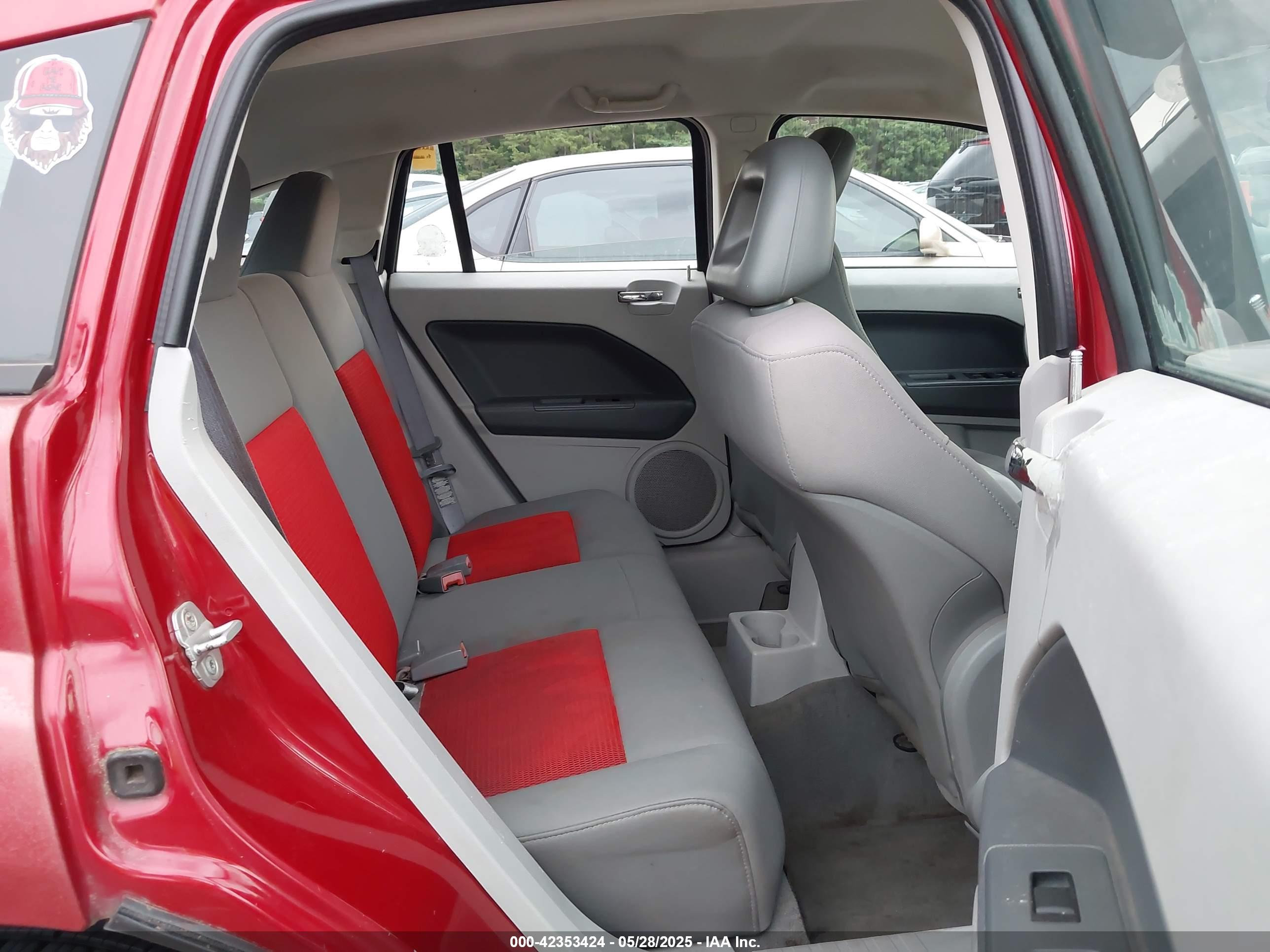 DODGE CALIBER image 8