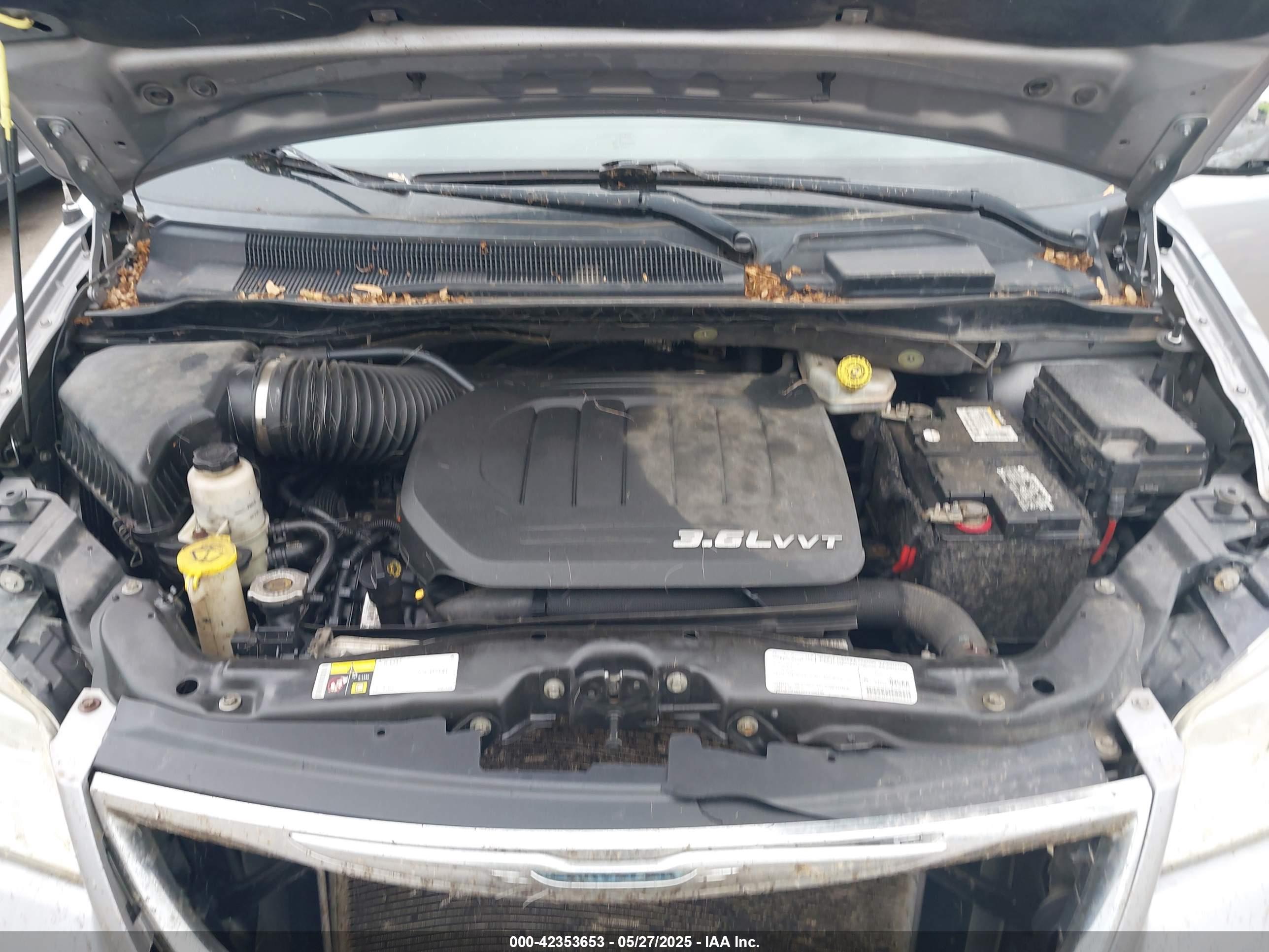 CHRYSLER TOWN image 10
