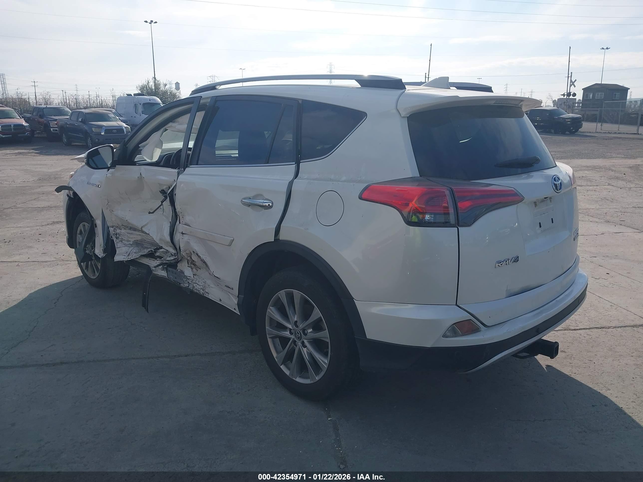 TOYOTA RAV4 image 3