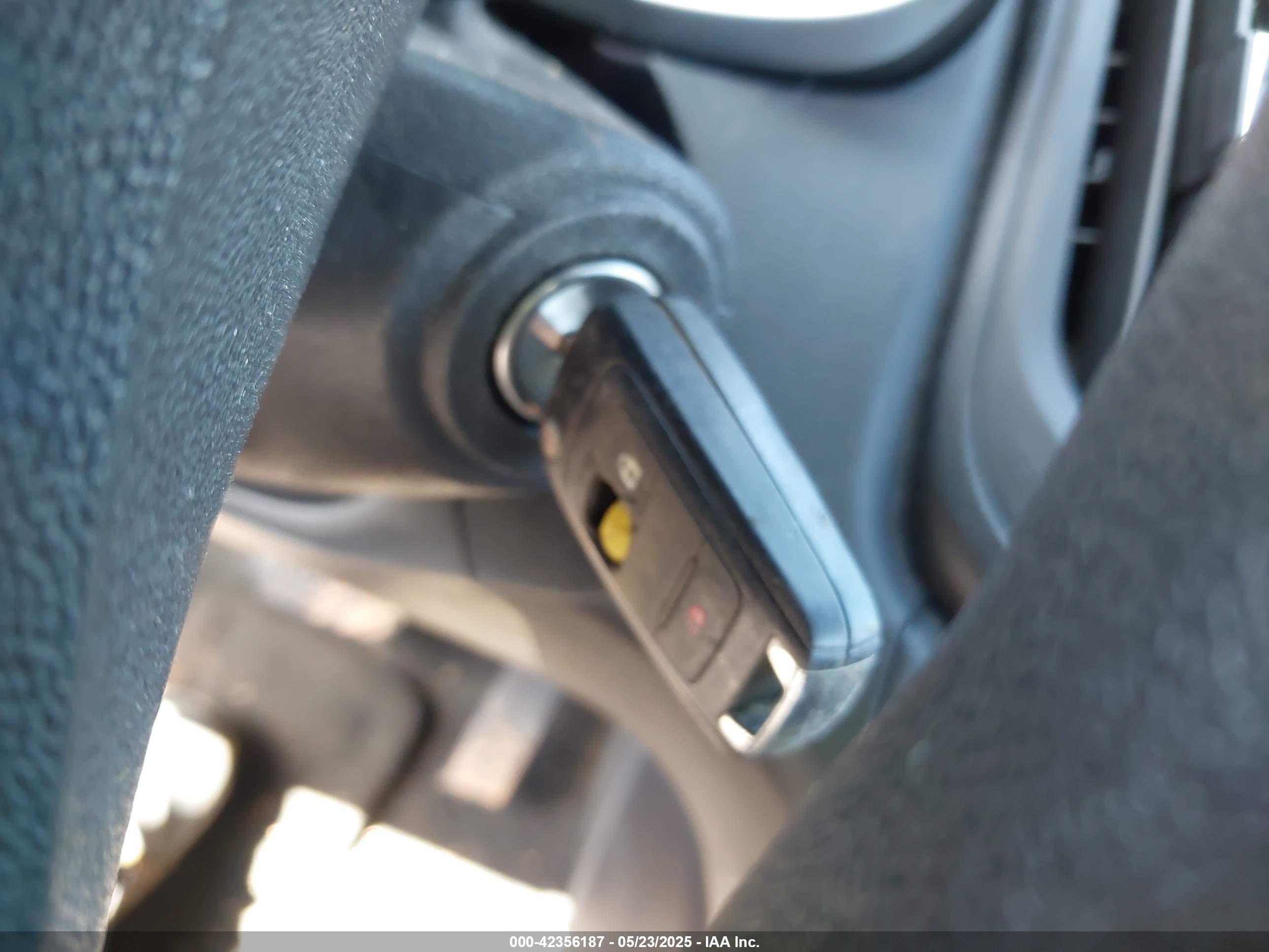 CHEVROLET EQUINOX image 11