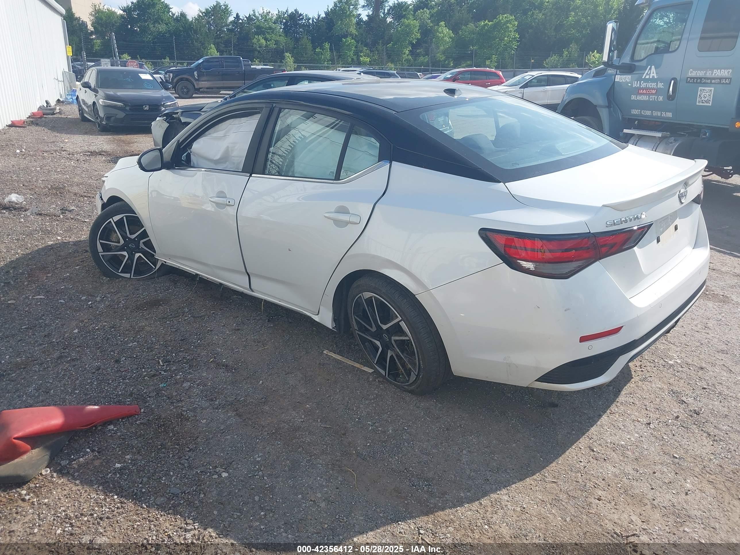NISSAN SENTRA image 3