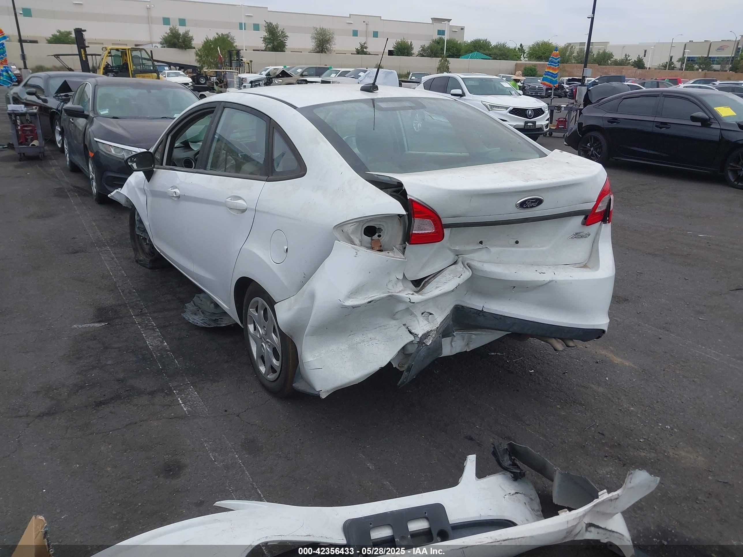 FORD FIESTA image 3