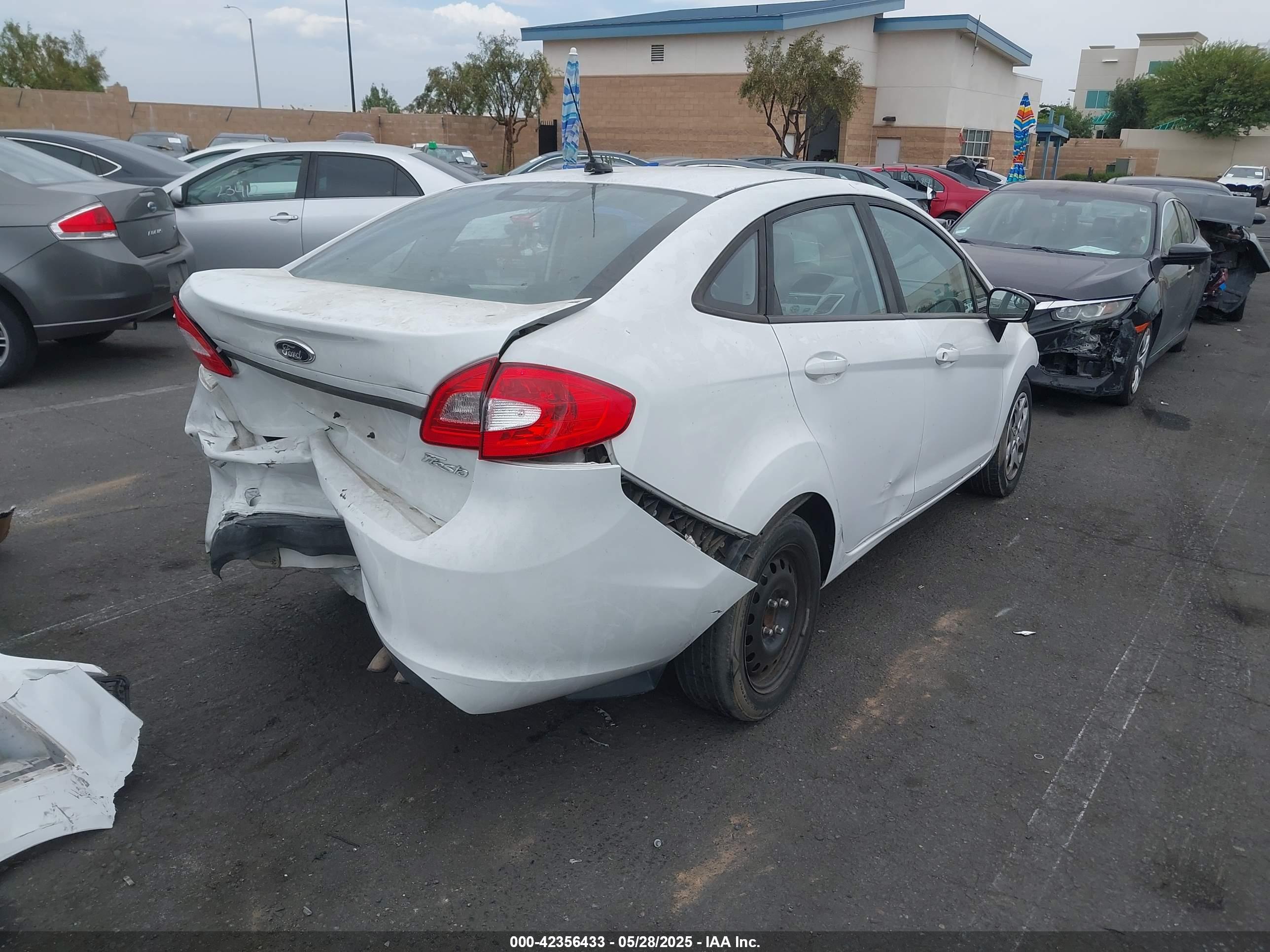 FORD FIESTA image 4