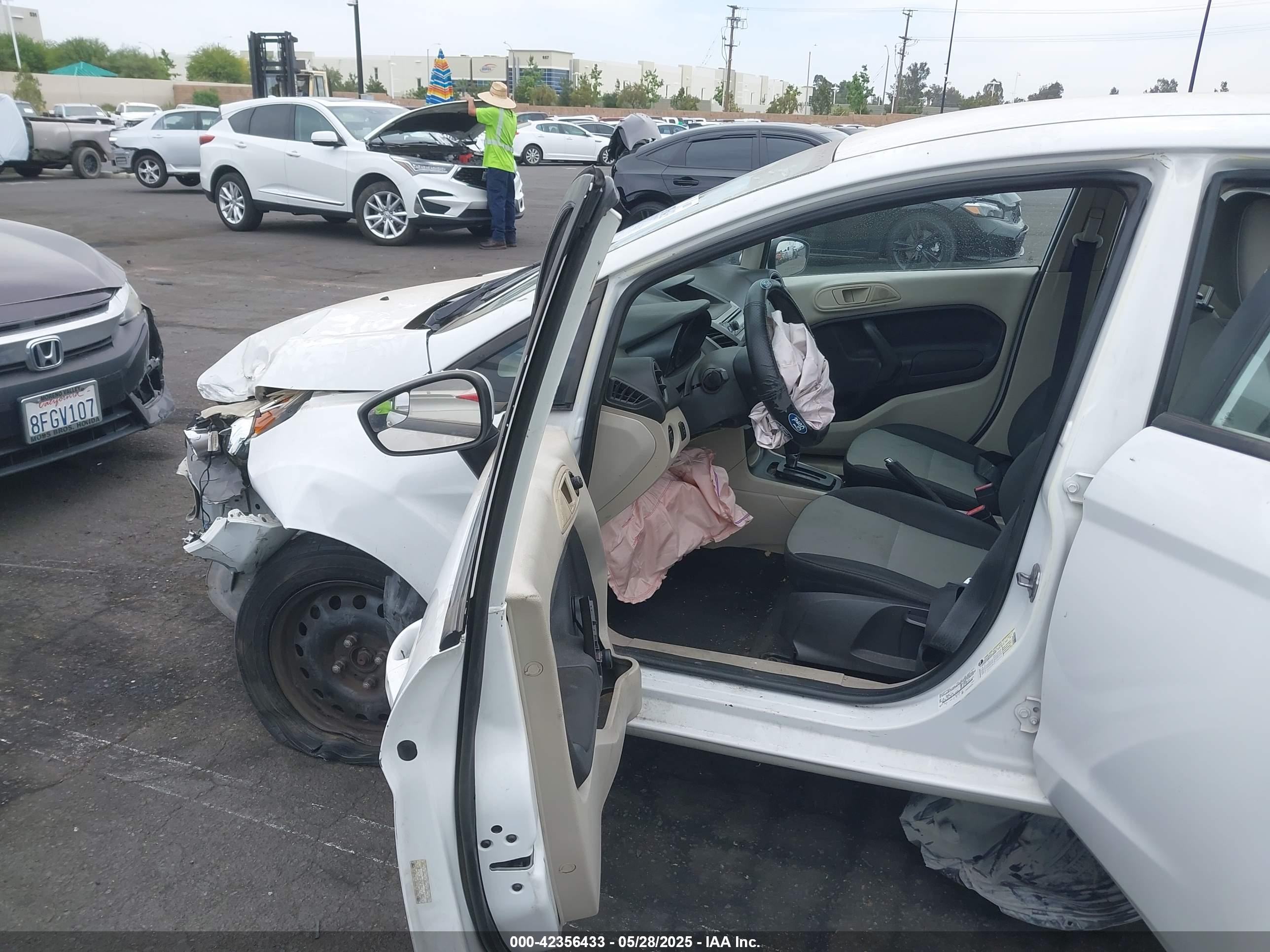 FORD FIESTA image 5